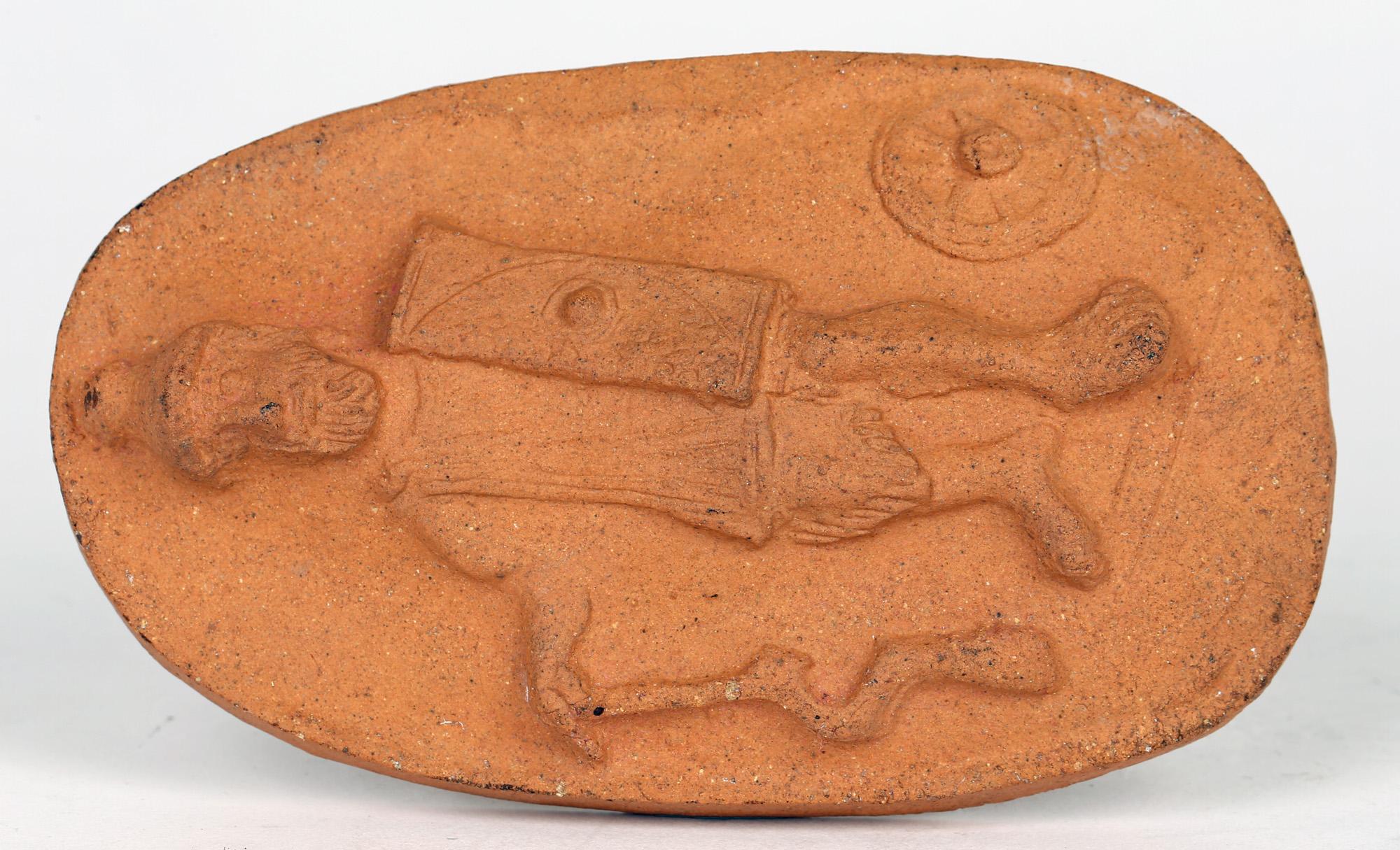 Art déco Plaque romaine en terre cuite de Doulton Lambeth par Joseph Mott en vente
