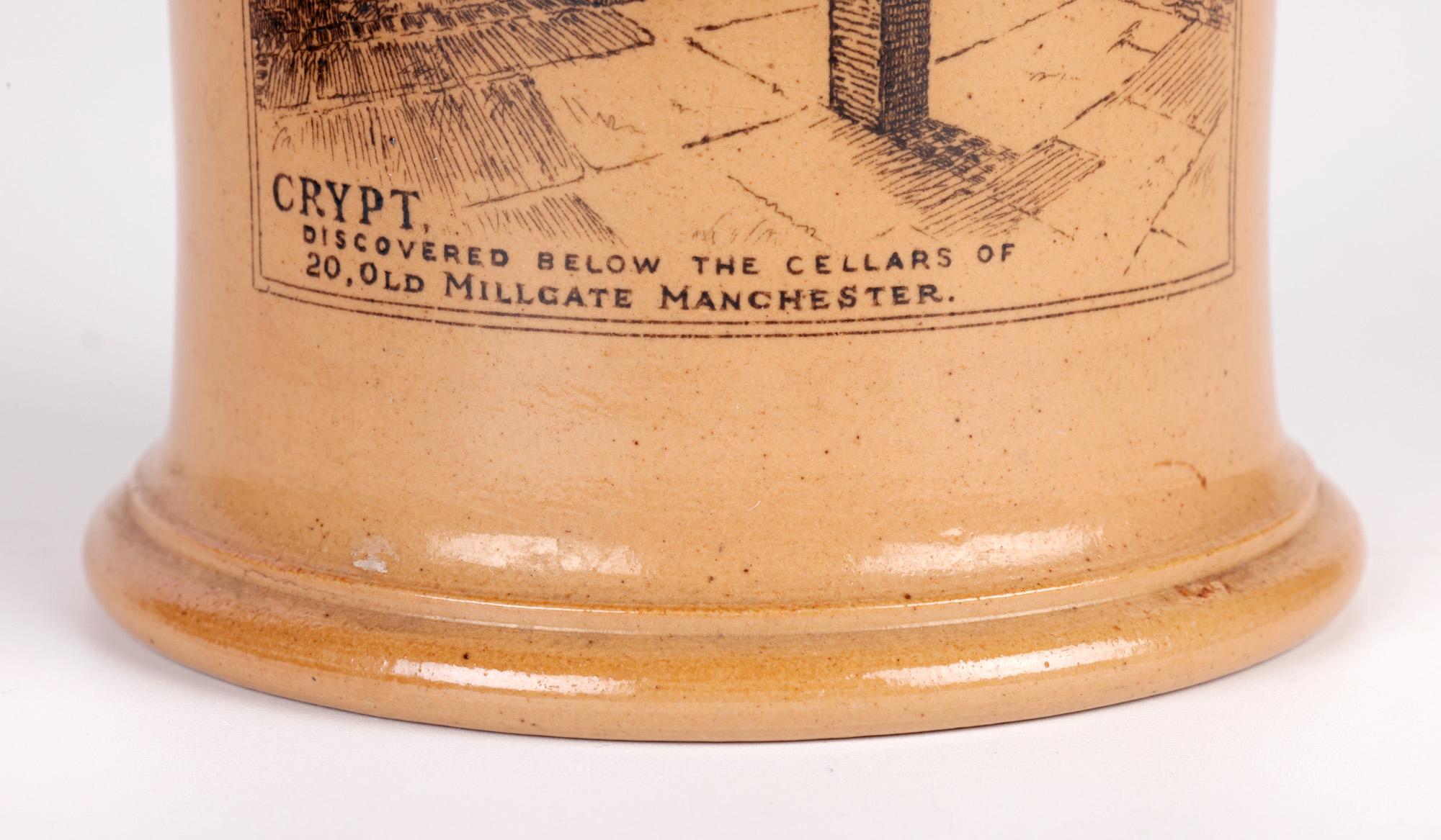 Vernissé Vase émaillé au sel imprimé Crypt de Doulton Lambeth Manchester  en vente