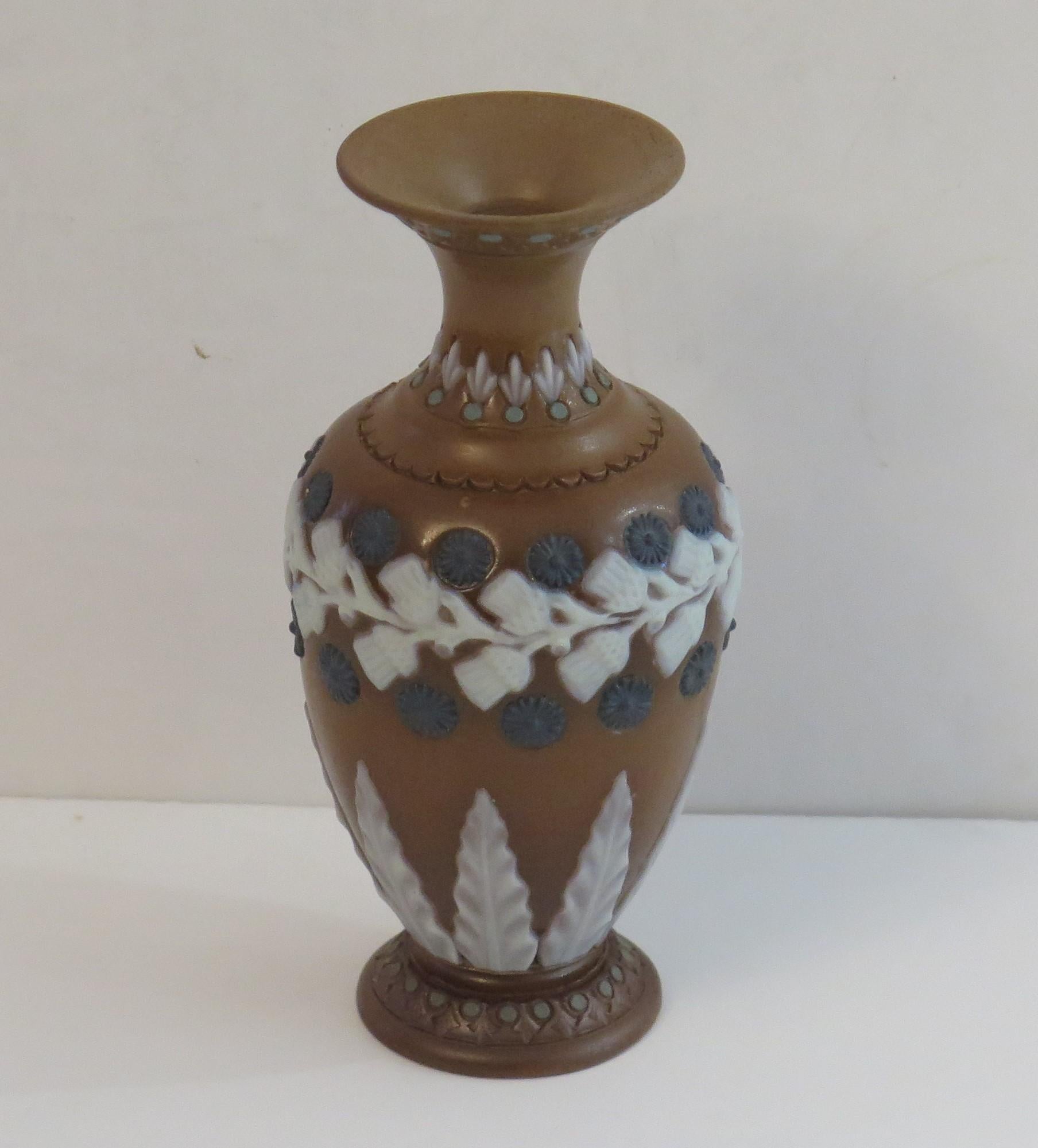 British Doulton Lambeth Silicon Stoneware Vase, Art Nouveau, circa 1870