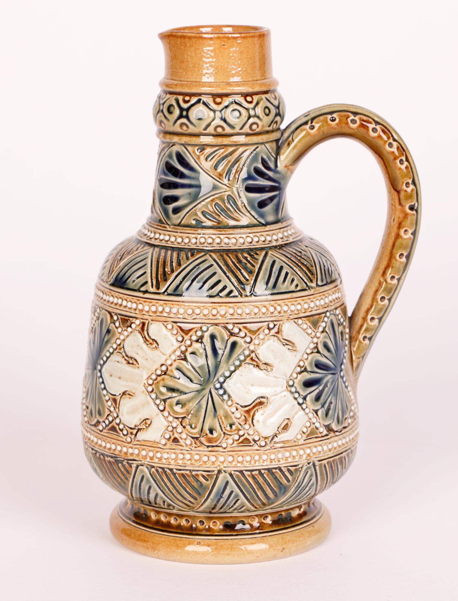 Doulton Lambeth Steingut-Kanne mit stilisierten Blattmotiven von Edith Lupton im Angebot 3