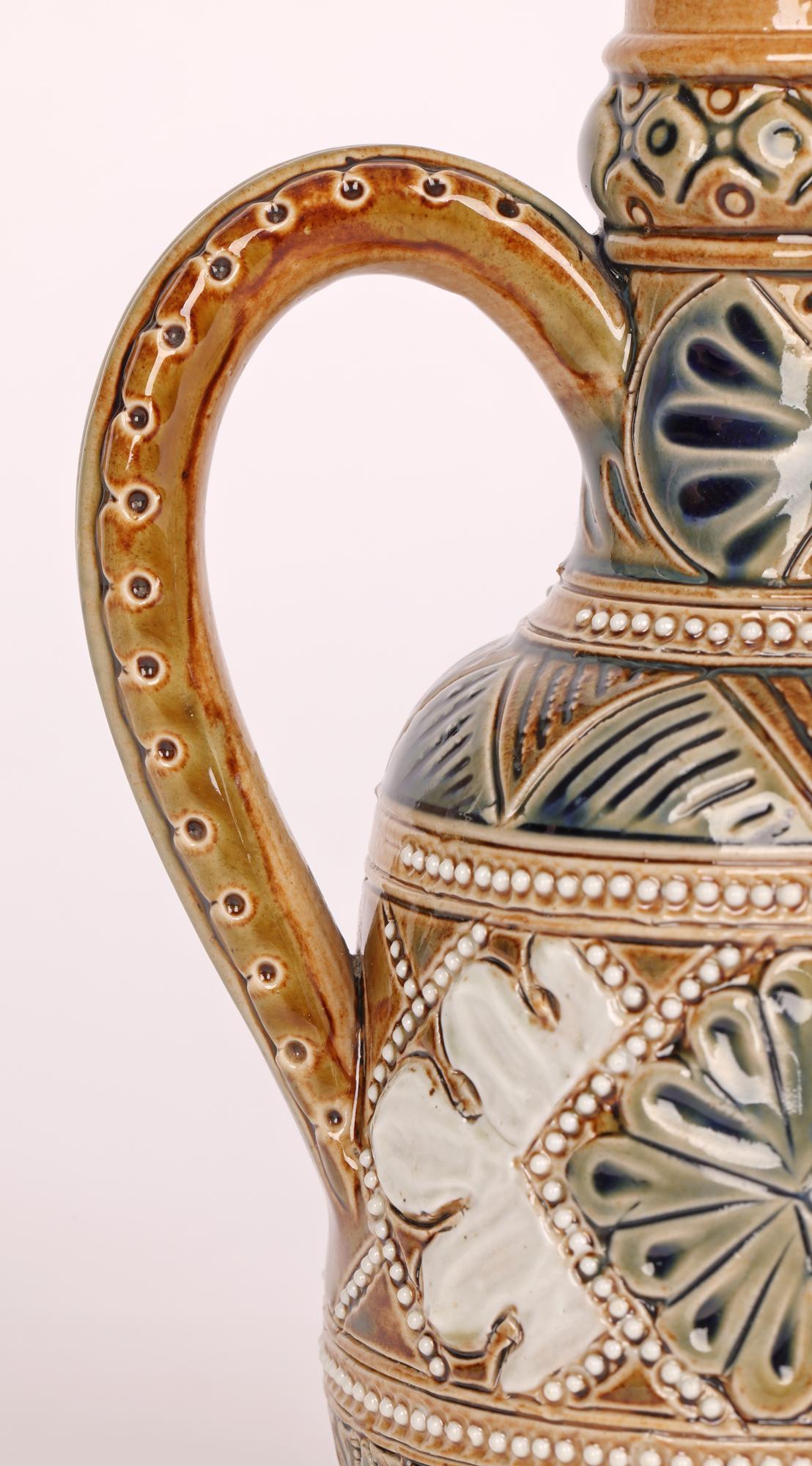 Doulton Lambeth Steingut-Kanne mit stilisierten Blattmotiven von Edith Lupton (Englisch) im Angebot