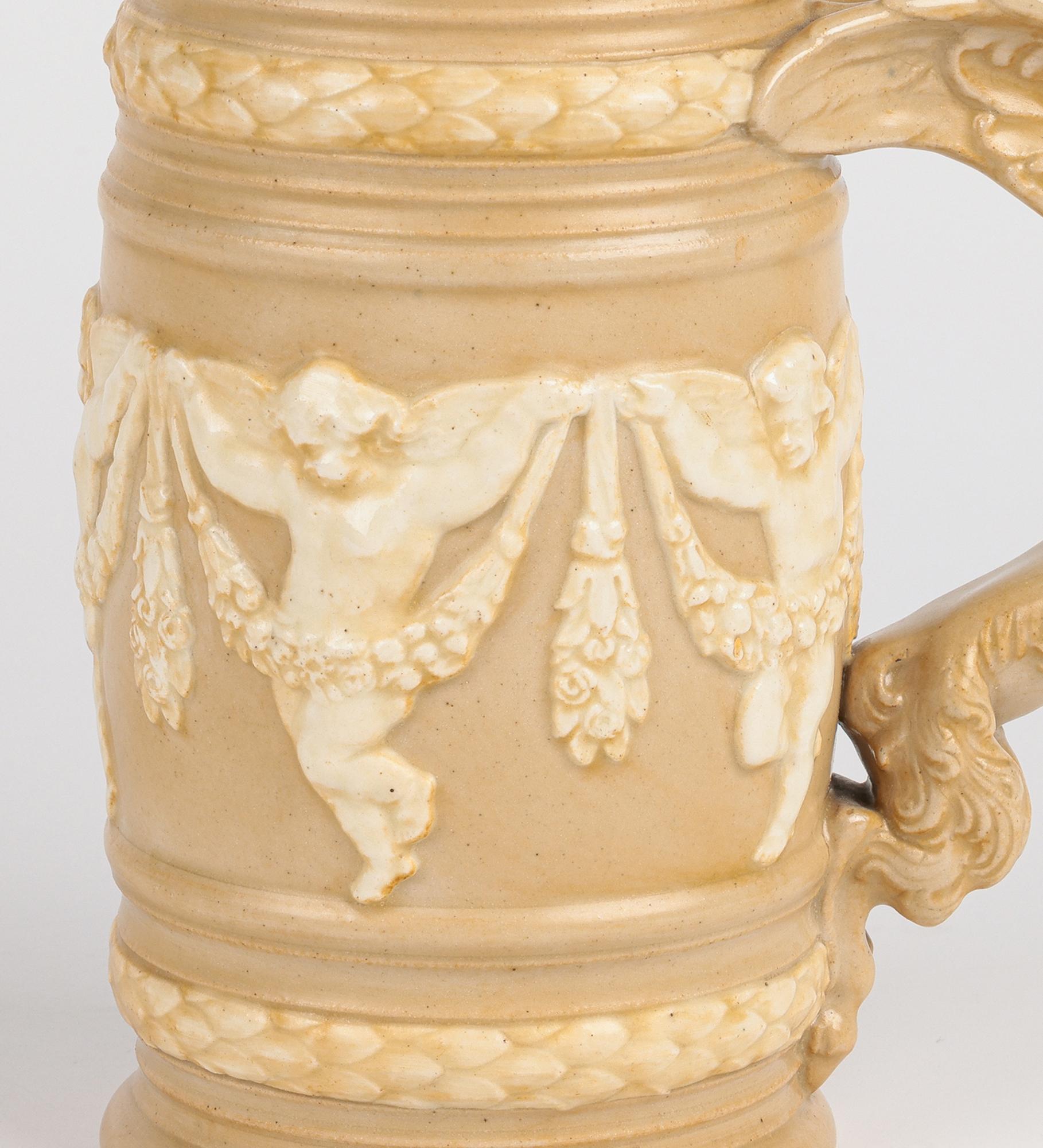 Jarra de gres con asa de sátiro alado Doulton Lambeth en venta 11