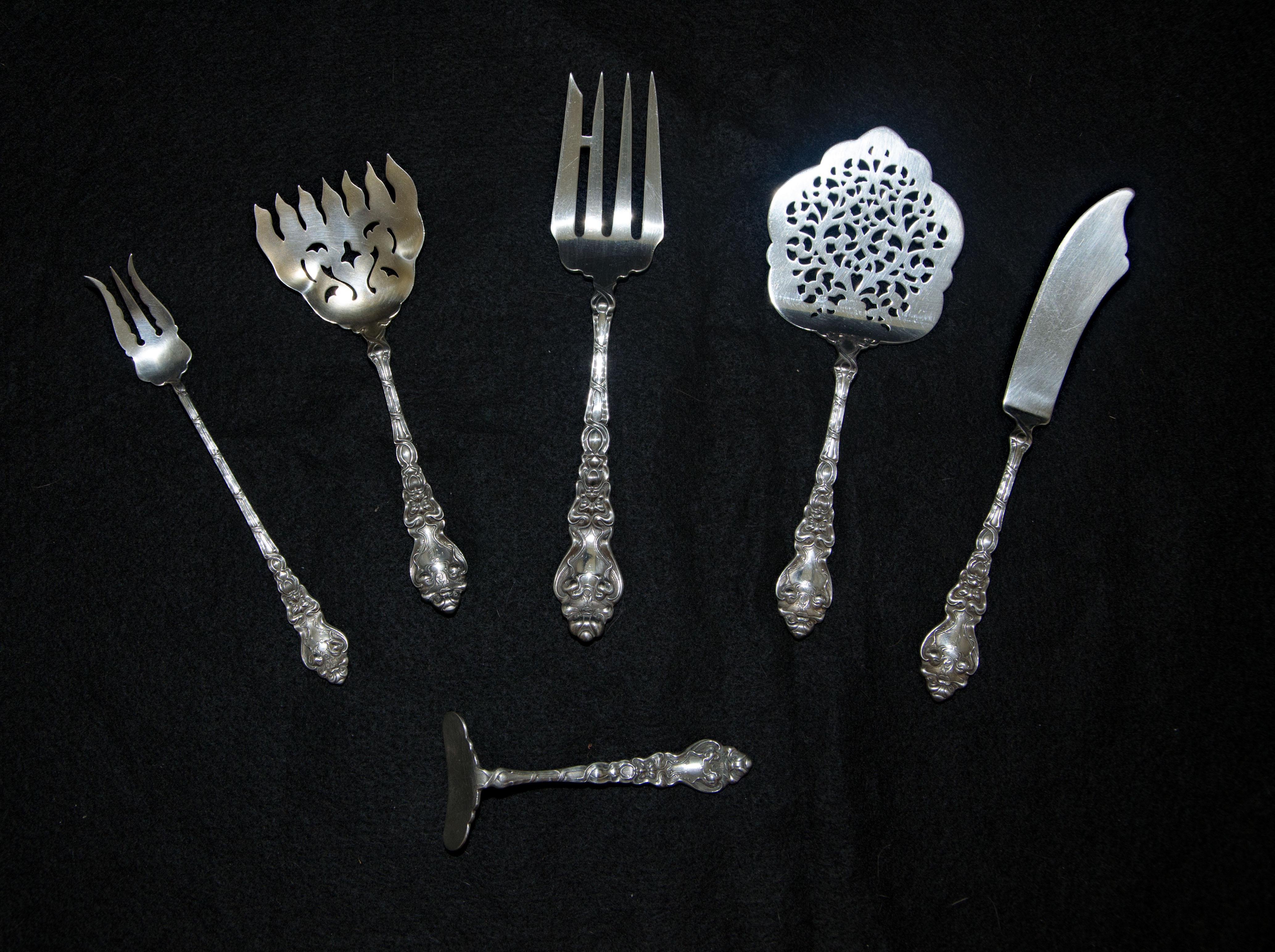 Douvaine by Unger Brothers Art Nouveau Sterling Silver Flatware 75 Pieces For Sale 9