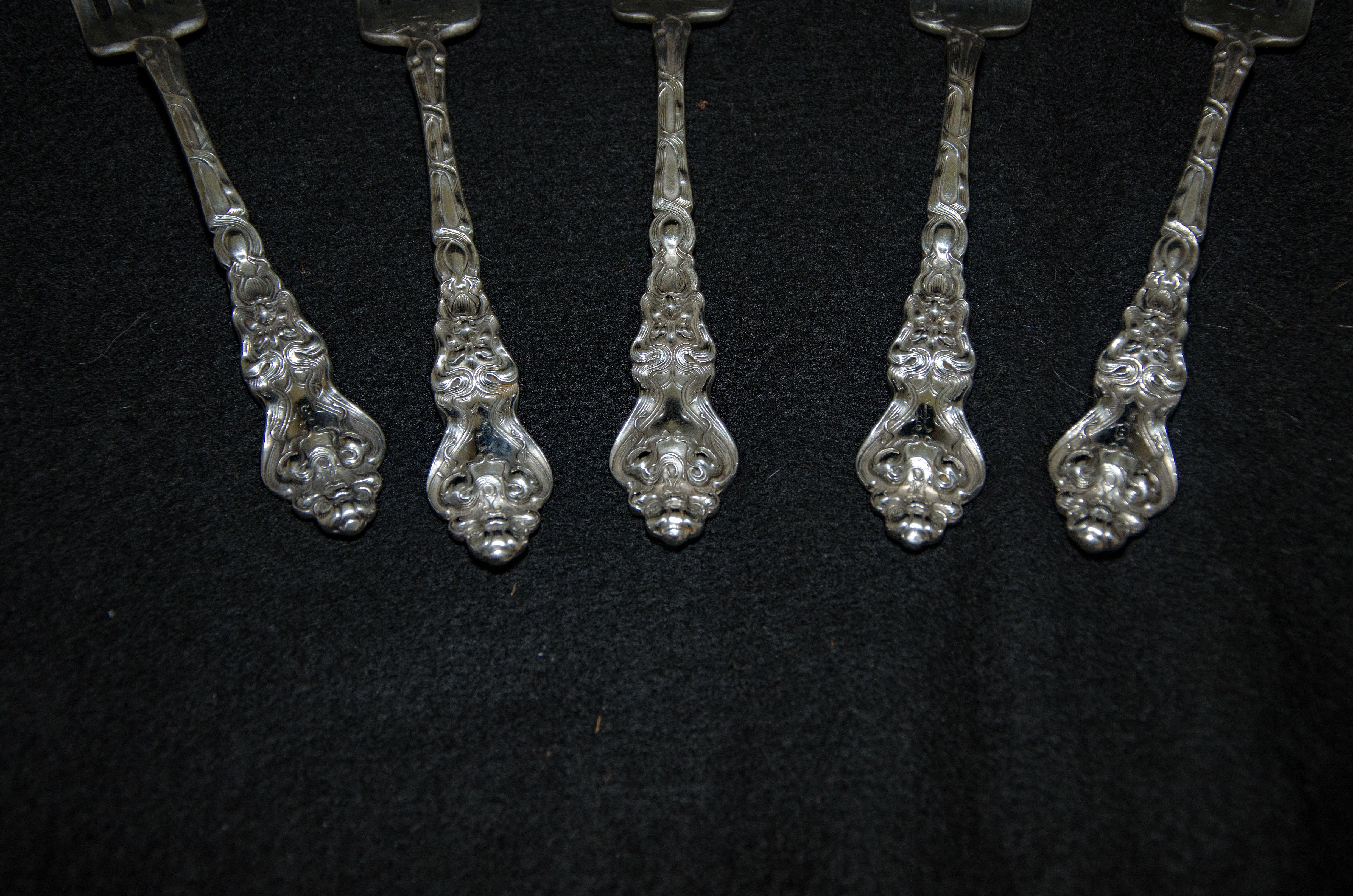Douvaine by Unger Brothers Art Nouveau Sterling Silver Flatware 75 Pieces In Good Condition For Sale In Crockett, CA