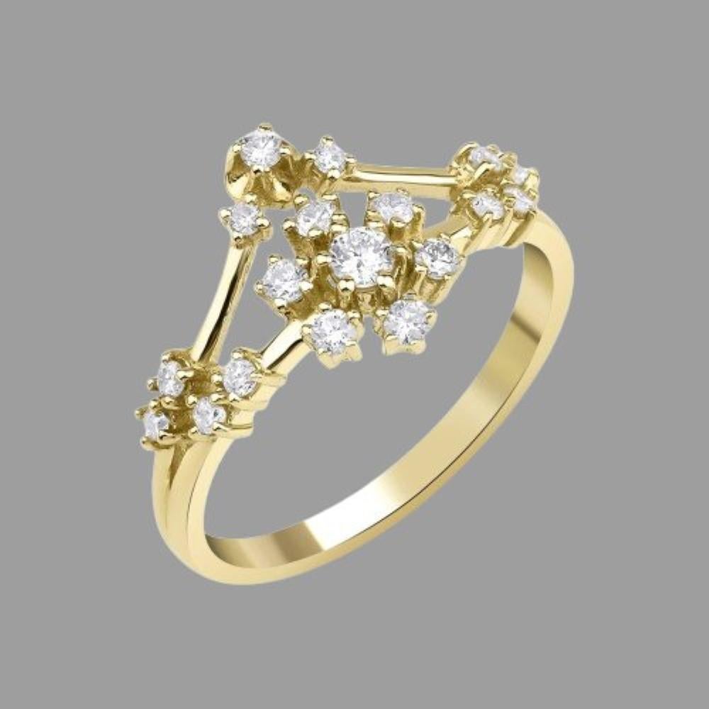 Modern 0.30ct Diamond Cluster Ring For Sale