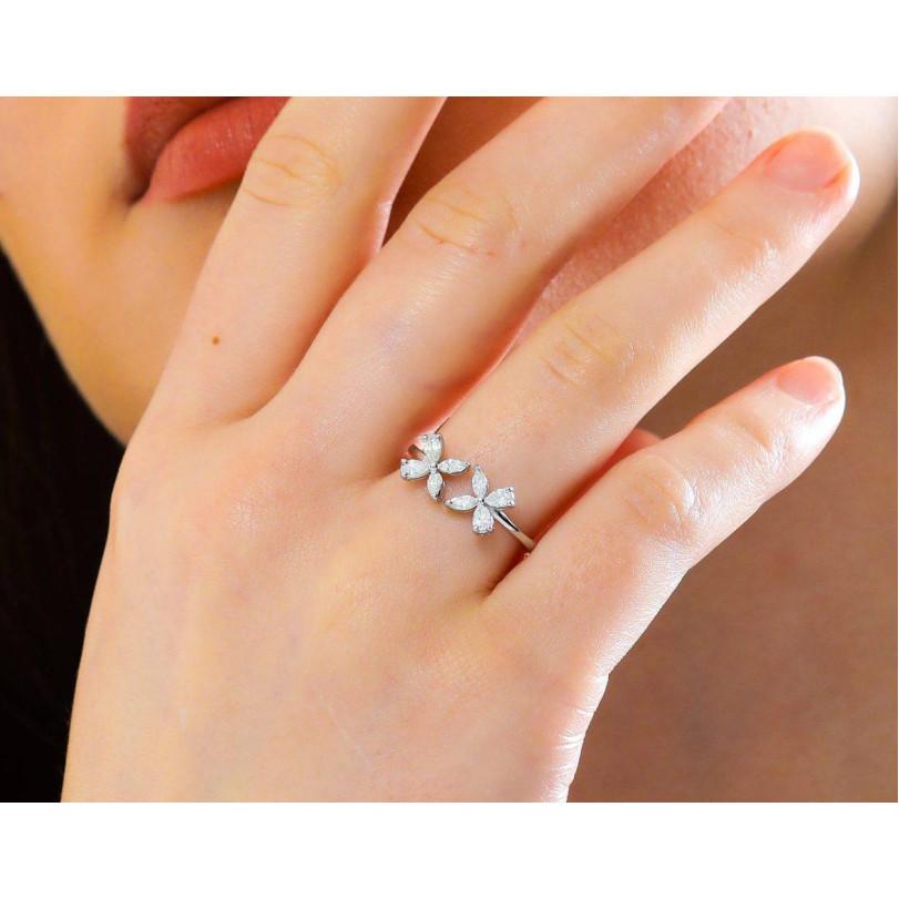 Women's 0.60ct Floral Design Mix Cut Diamond Ring For Sale