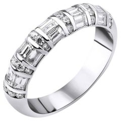 1,23 Karat Baguette-Diamant Halb-Eternity-Ring