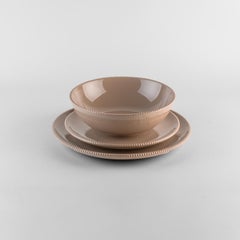 Piatti merlati a forma di colomba: Zuppa, portavivande, piatto laterale per 4 persone. Realizzati a mano in Italia 2024