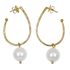 Dove Gray Pearl Charm Hammered 18 Karat Gold Stud Hoop Earrings