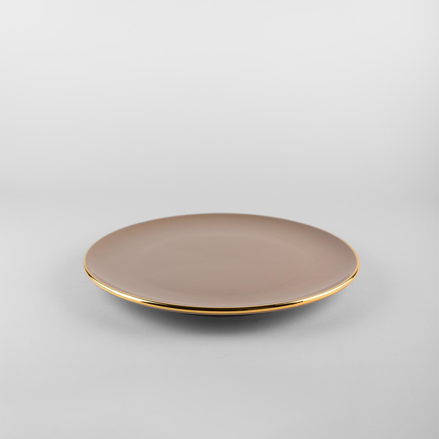 Platos Gris Paloma borde dorado: Sopa, soporte, plato auxiliar para 4 Hecho a mano en Italia 2024 en Nuevo estado para la venta en San Miniato PI, IT