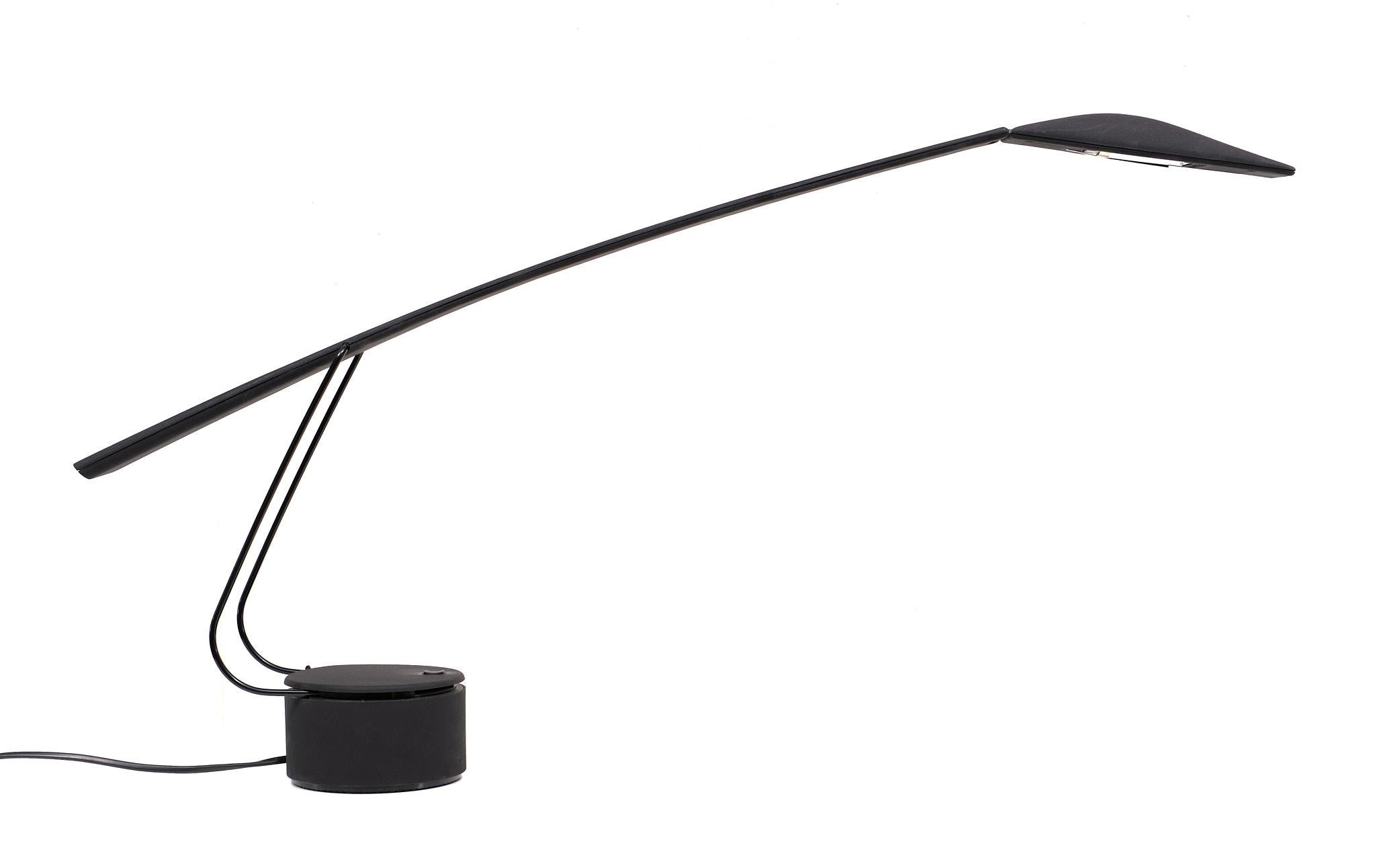 Postmoderne Lampe de table Dove des designers Mario Barbaglia & Marco Colombo Nouveau stock ancien  1980s en vente