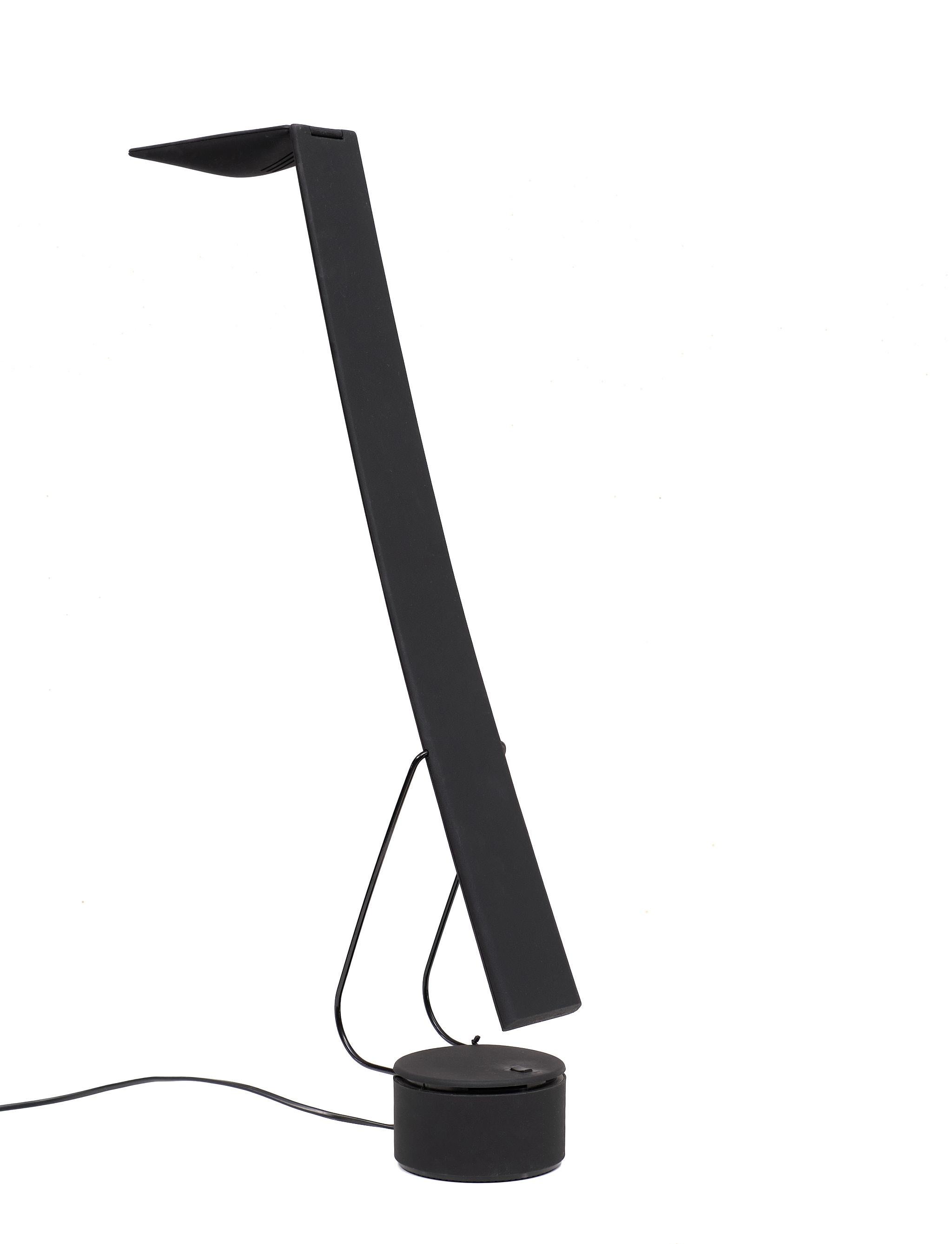 Plastique Lampe de table Dove des designers Mario Barbaglia & Marco Colombo Nouveau stock ancien  1980s en vente