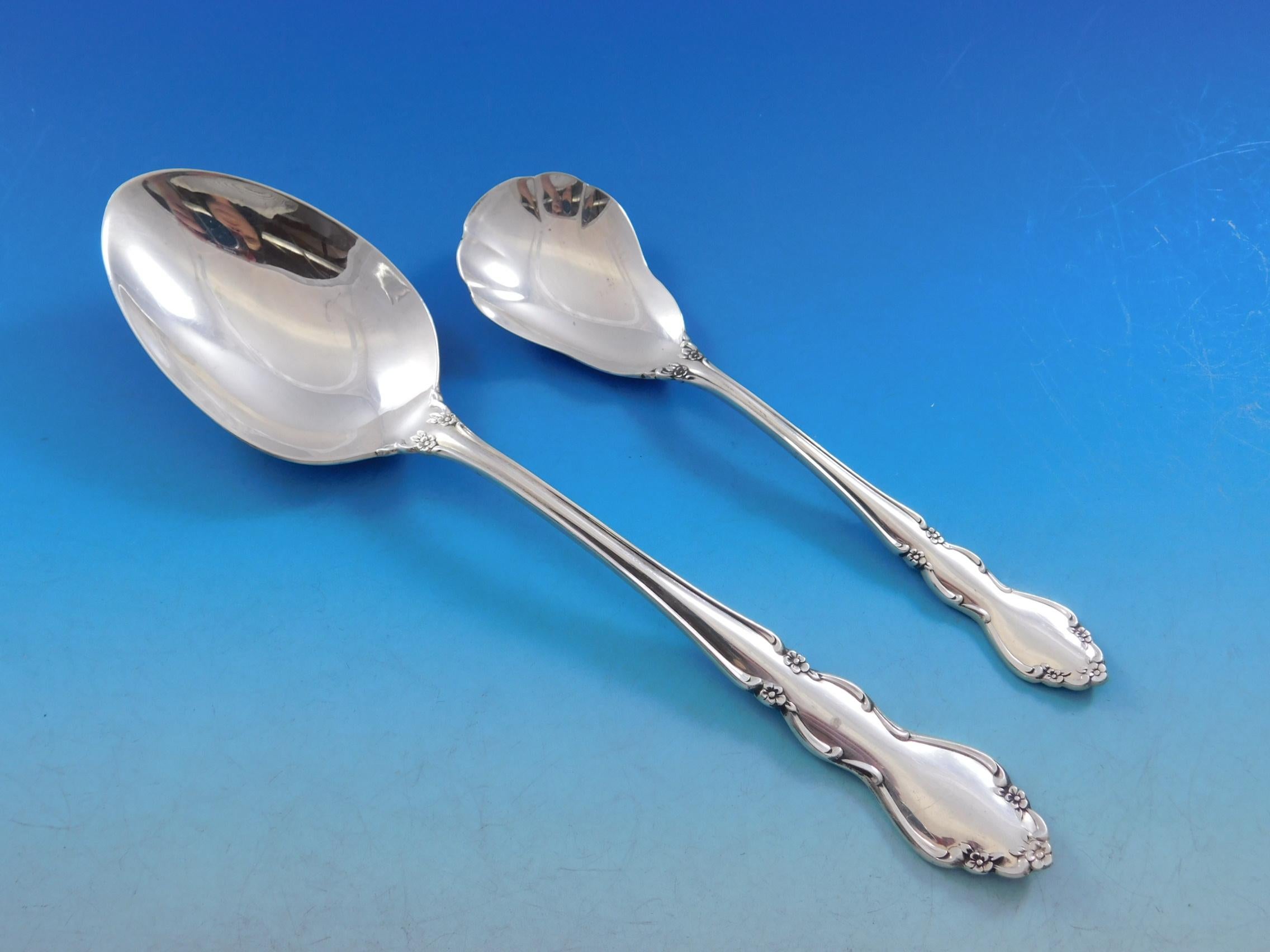 Dover by Oneida Sterling Silver Flatware Set for 12 Service 53 Pieces In Excellent Condition For Sale In Big Bend, WI