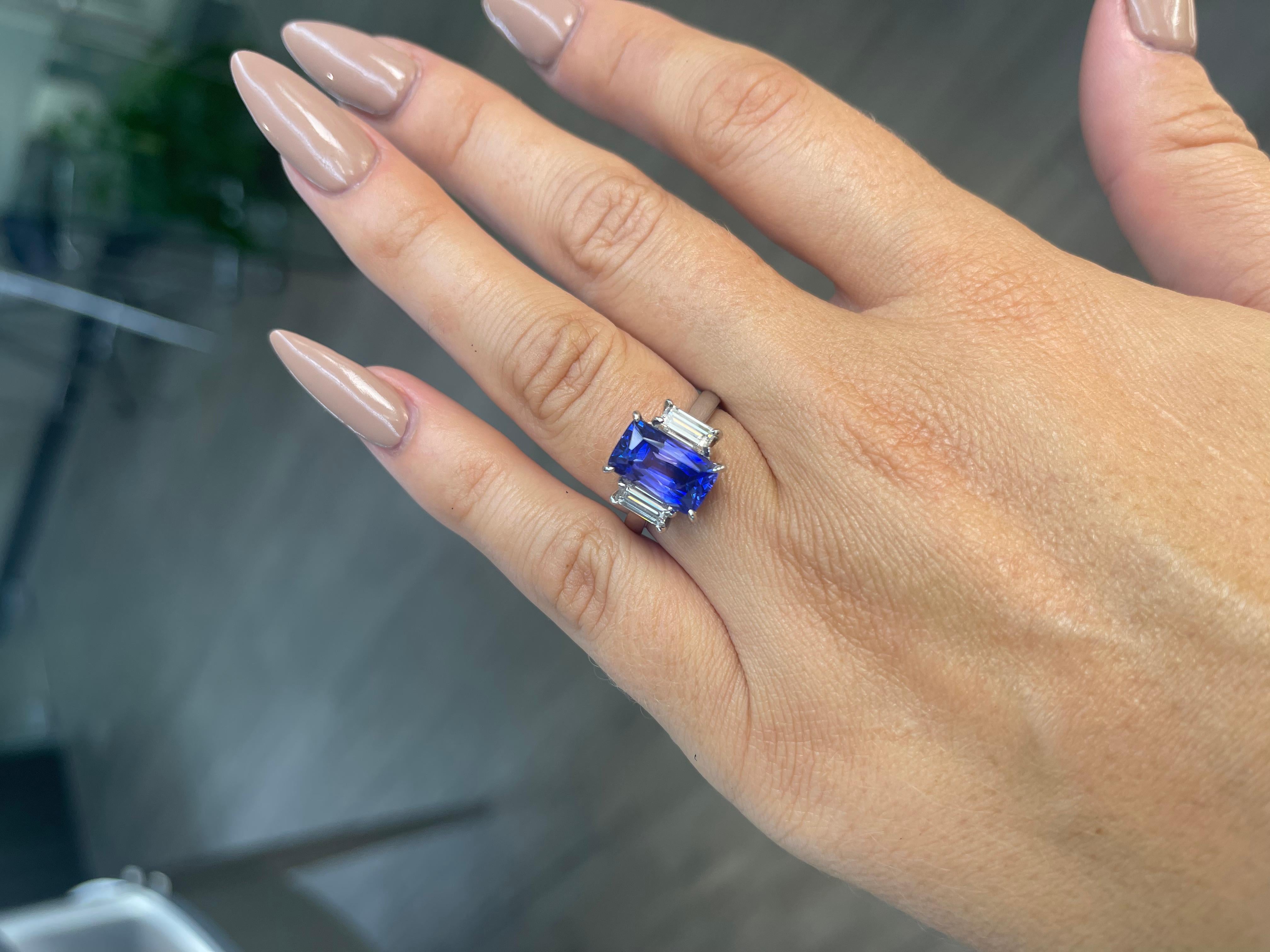 Dover GIA Ceylon No Heat Sapphire Diamond Platinum Three Stone Ring  In New Condition In Miami, FL