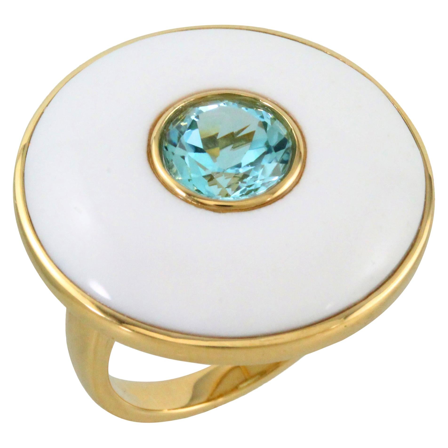 Doves 18 Karat Gold Cocktail Ring with Round Sky Blue Topaz and White Agate For Sale