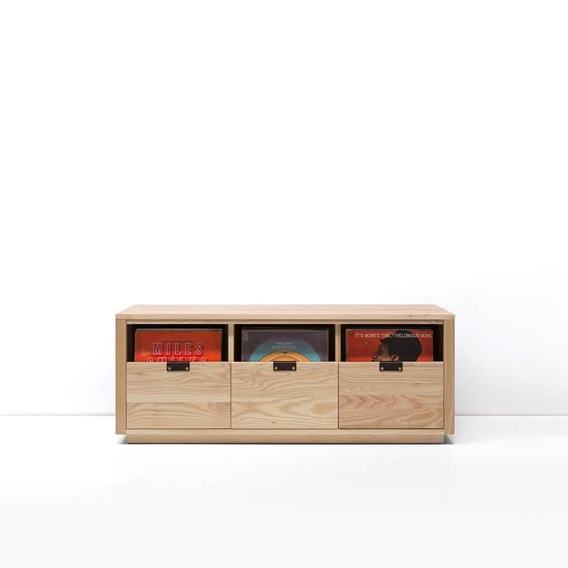 Dovetail Vinyl Aktenschrank aus massivem natürlichem Walnussholz mit 3 Schubladen (Moderne) im Angebot