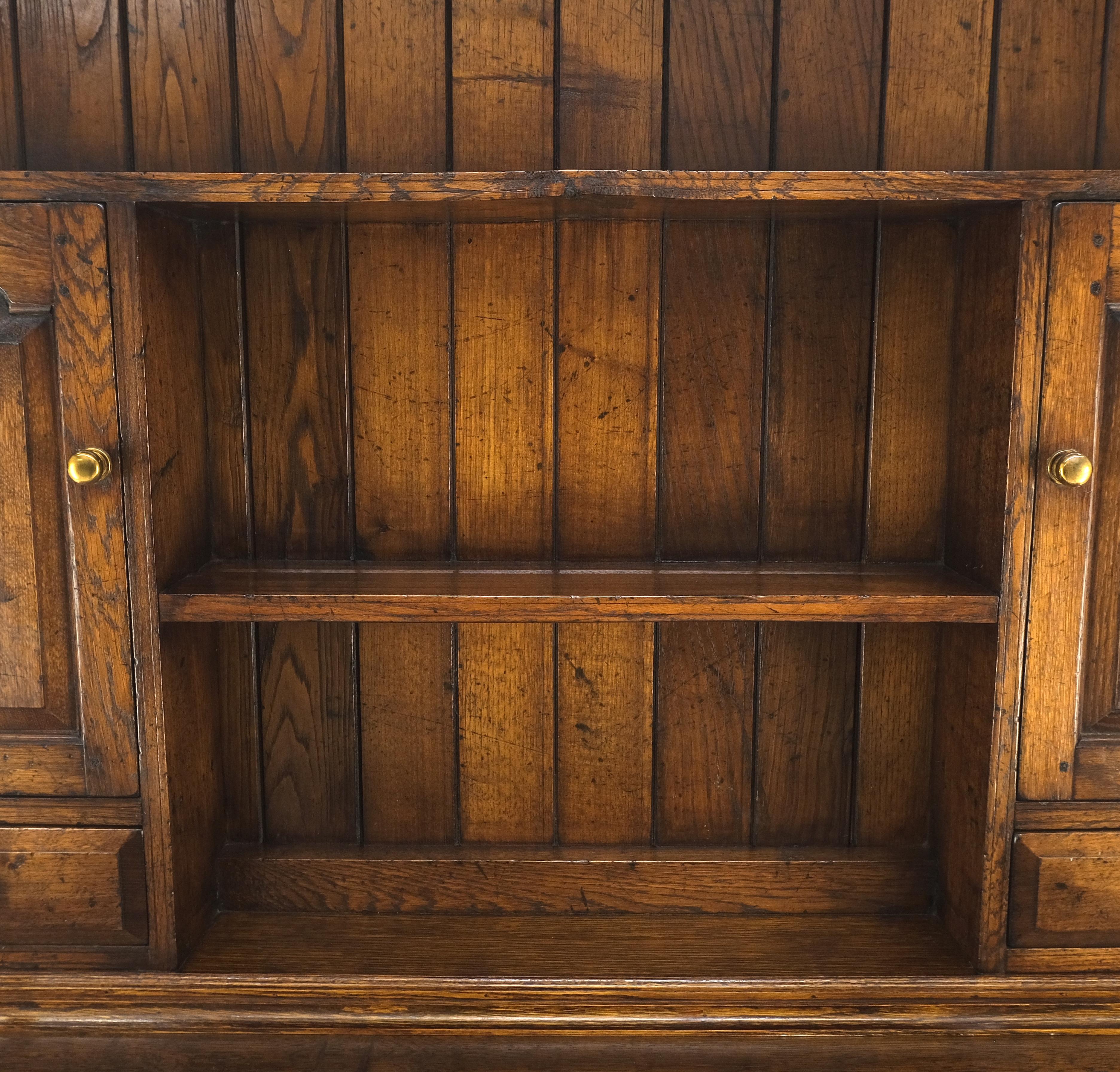 Dovetailed Drawer Quality Farmhouse Welsh Oak Cupboard Breakfront Sideboard MINT For Sale 6