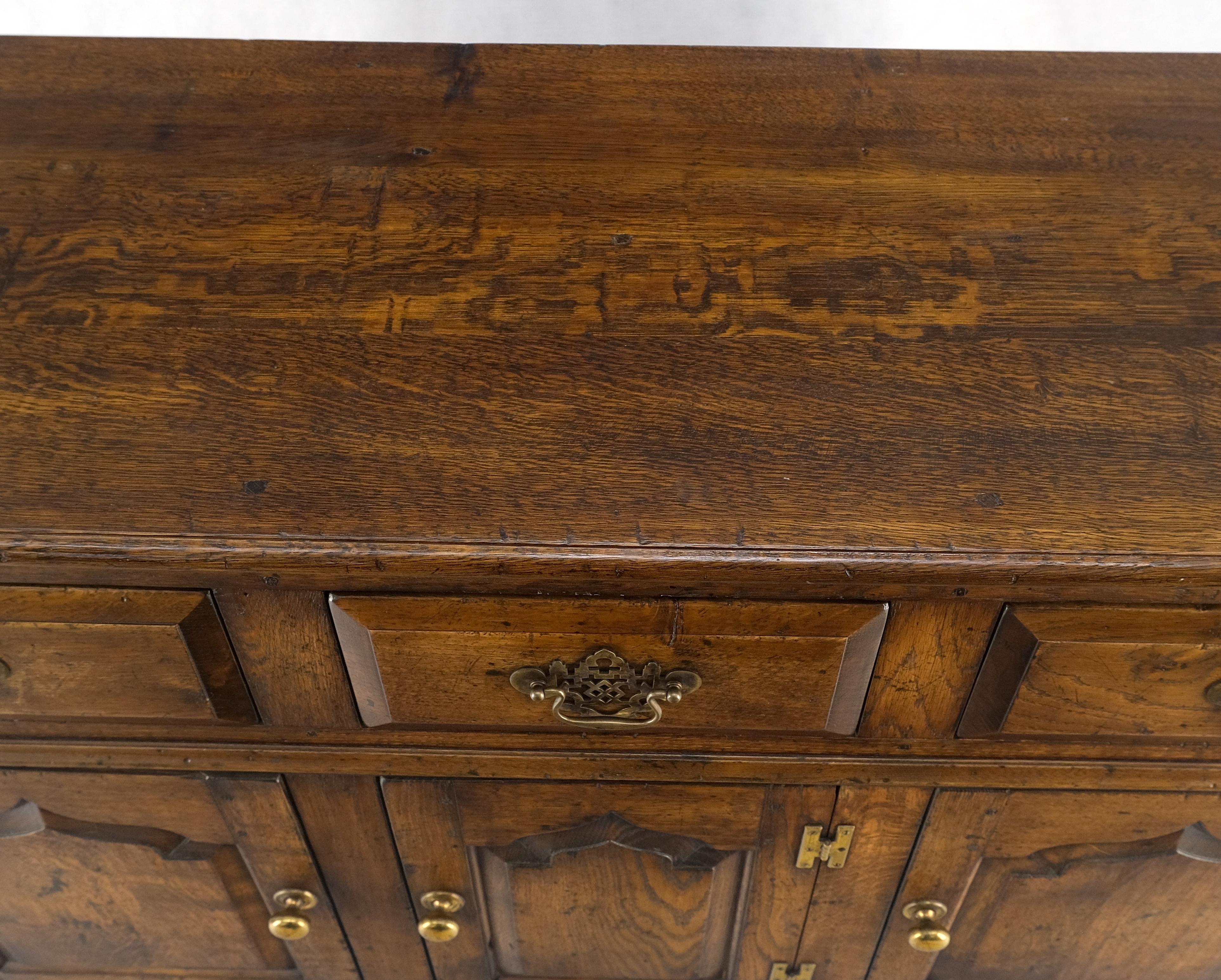 Dovetailed Drawer Quality Farmhouse Welsh Oak Cupboard Breakfront Sideboard MINT For Sale 8