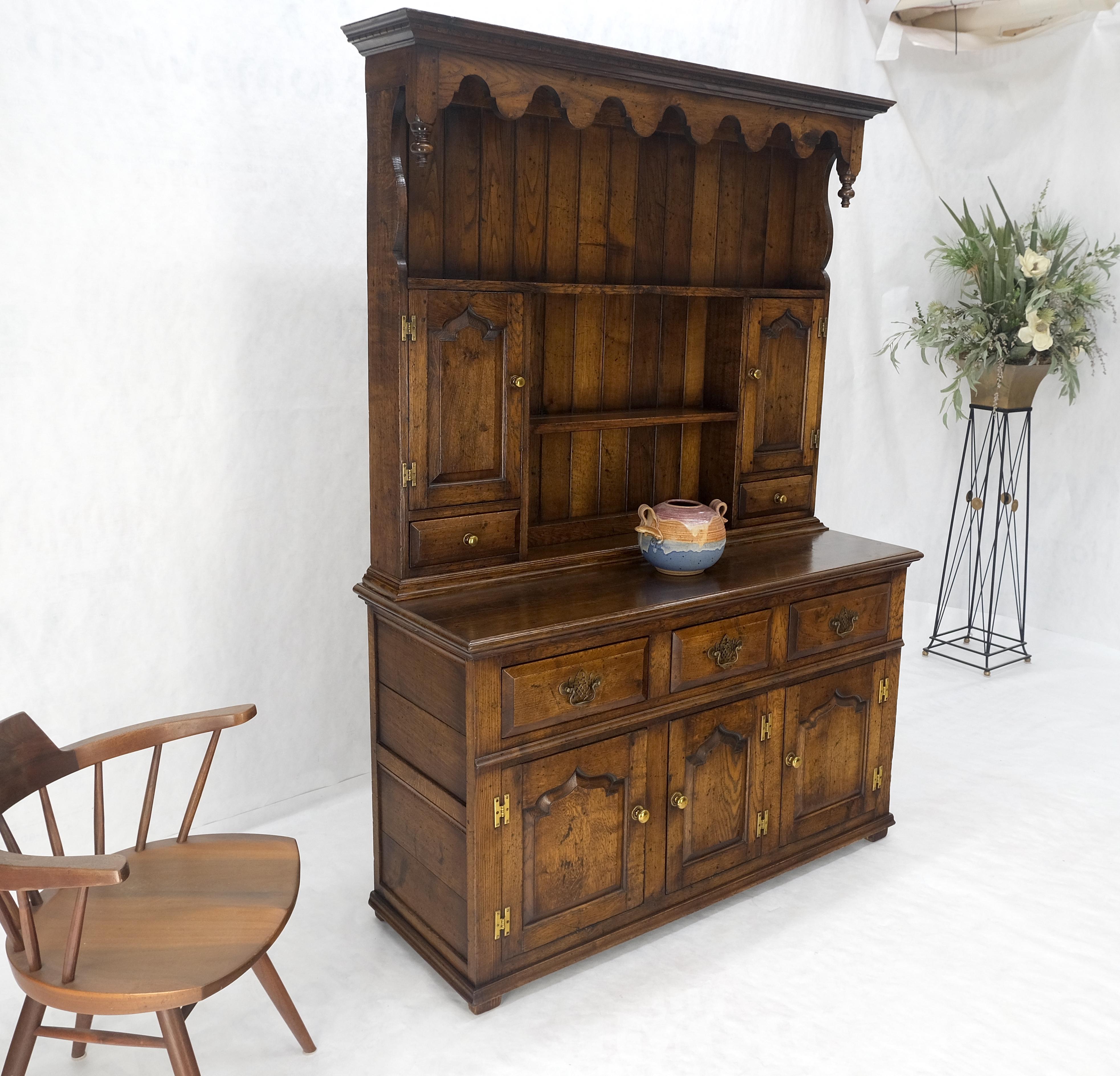 Dovetailed Drawer Quality Farmhouse Welsh Oak Cupboard Breakfront Sideboard MINT For Sale 1