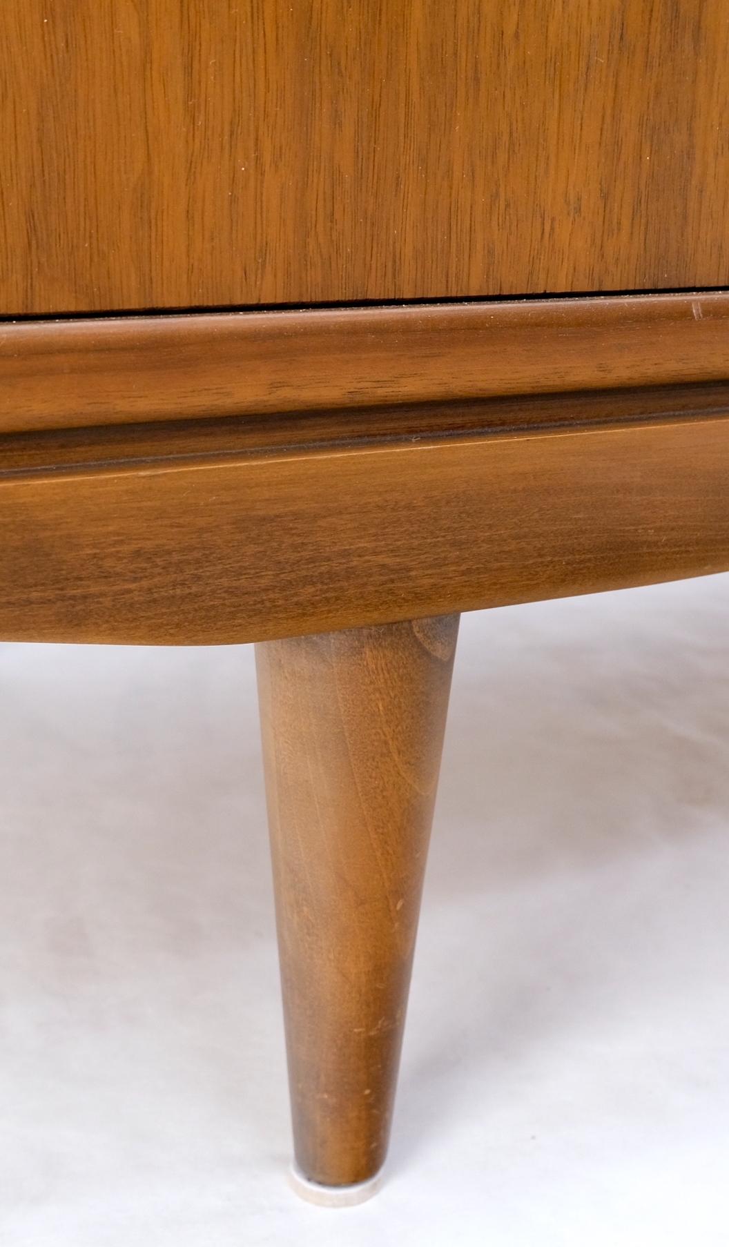 Dowel Tapered Leg Walnut 6 Drawers Mid Century Dresser w/ Back Splash Mint Cond 4