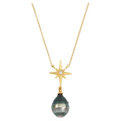 Dower & Hall Pendentif étoile nord en or 14 carats avec perle de Tahiti