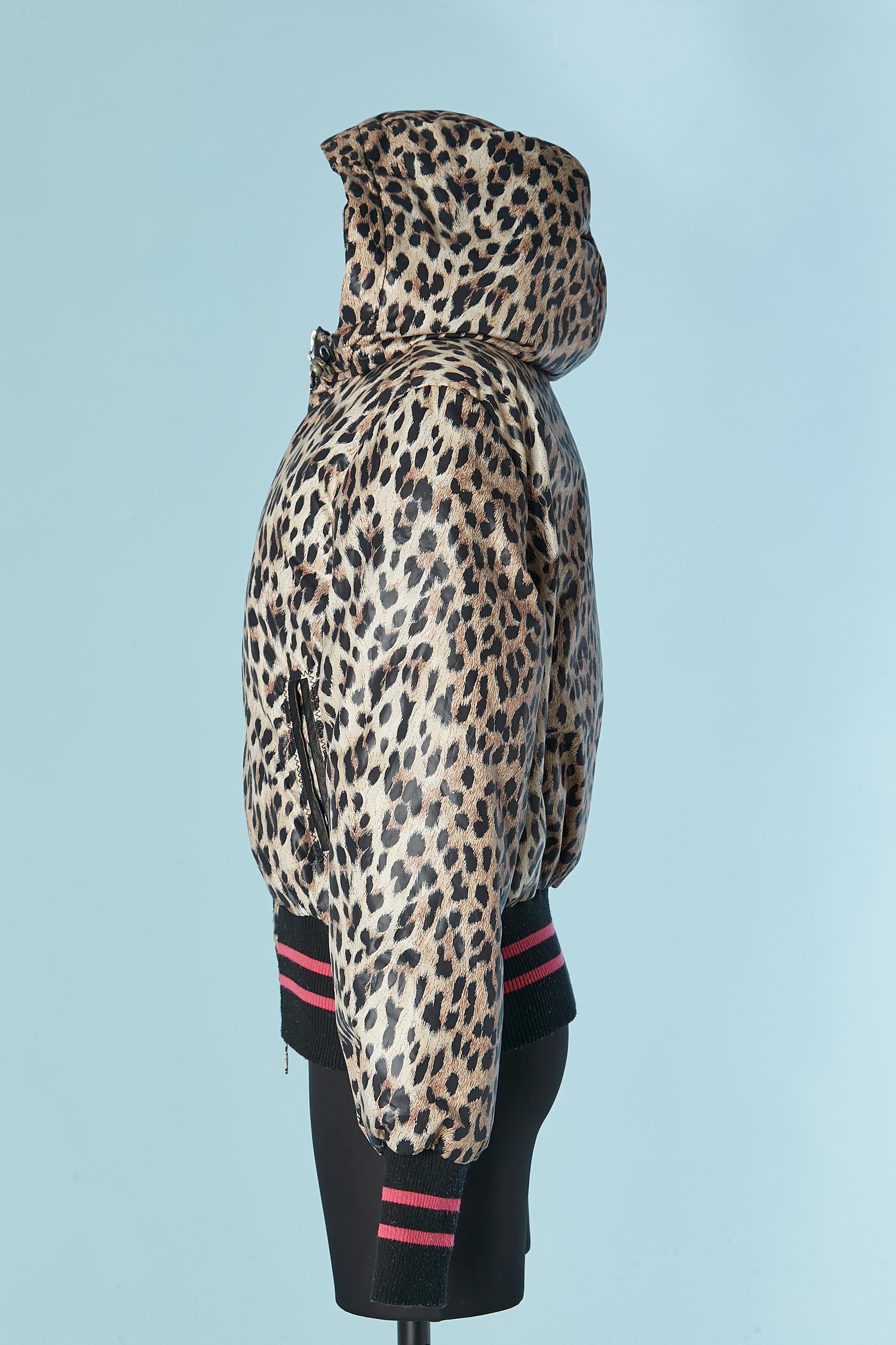 Donna Piumino con cappuccio e leopardo  stampa GALLIANO in vendita