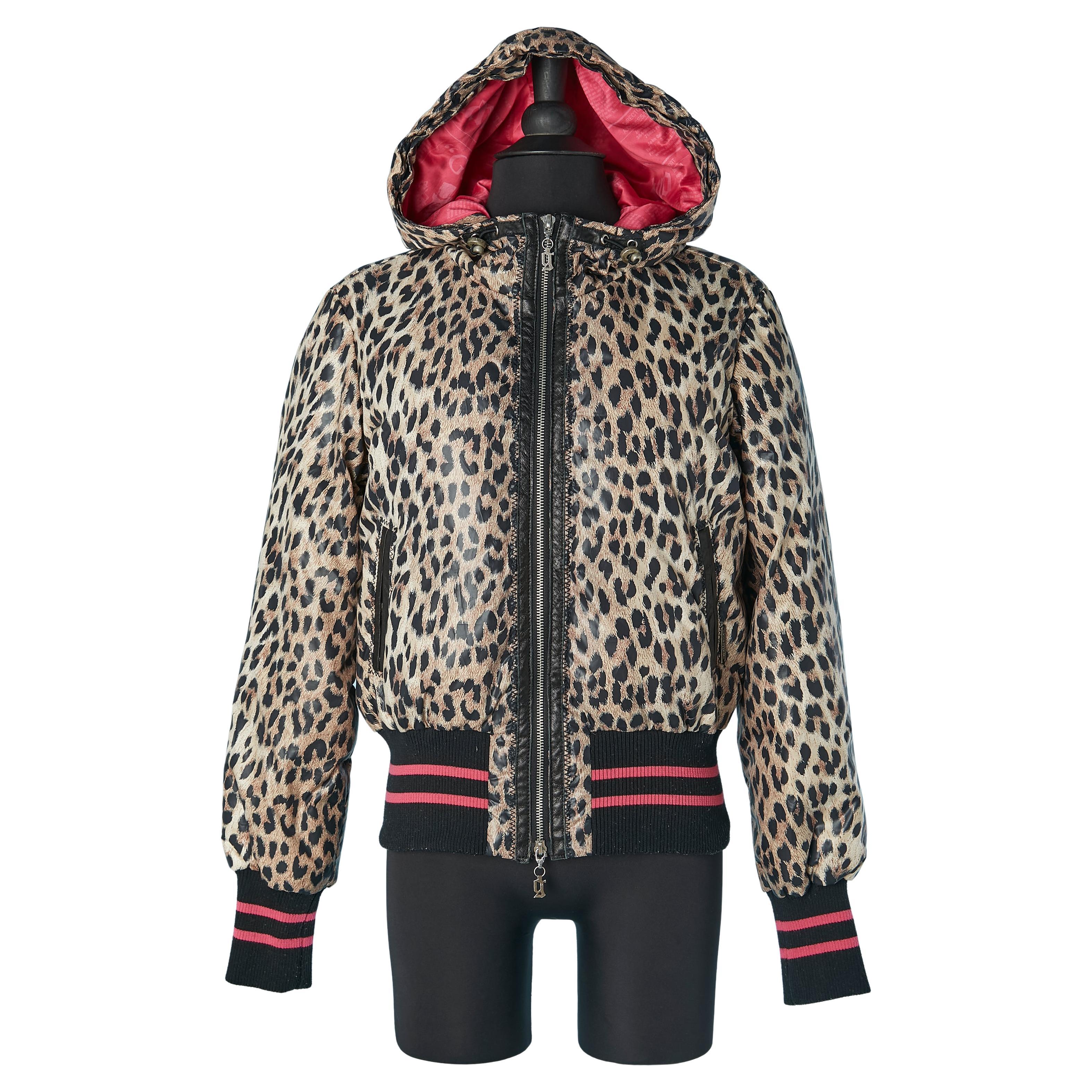 Veste en duvet avec capuche et léopard  imprimer GALLIANO