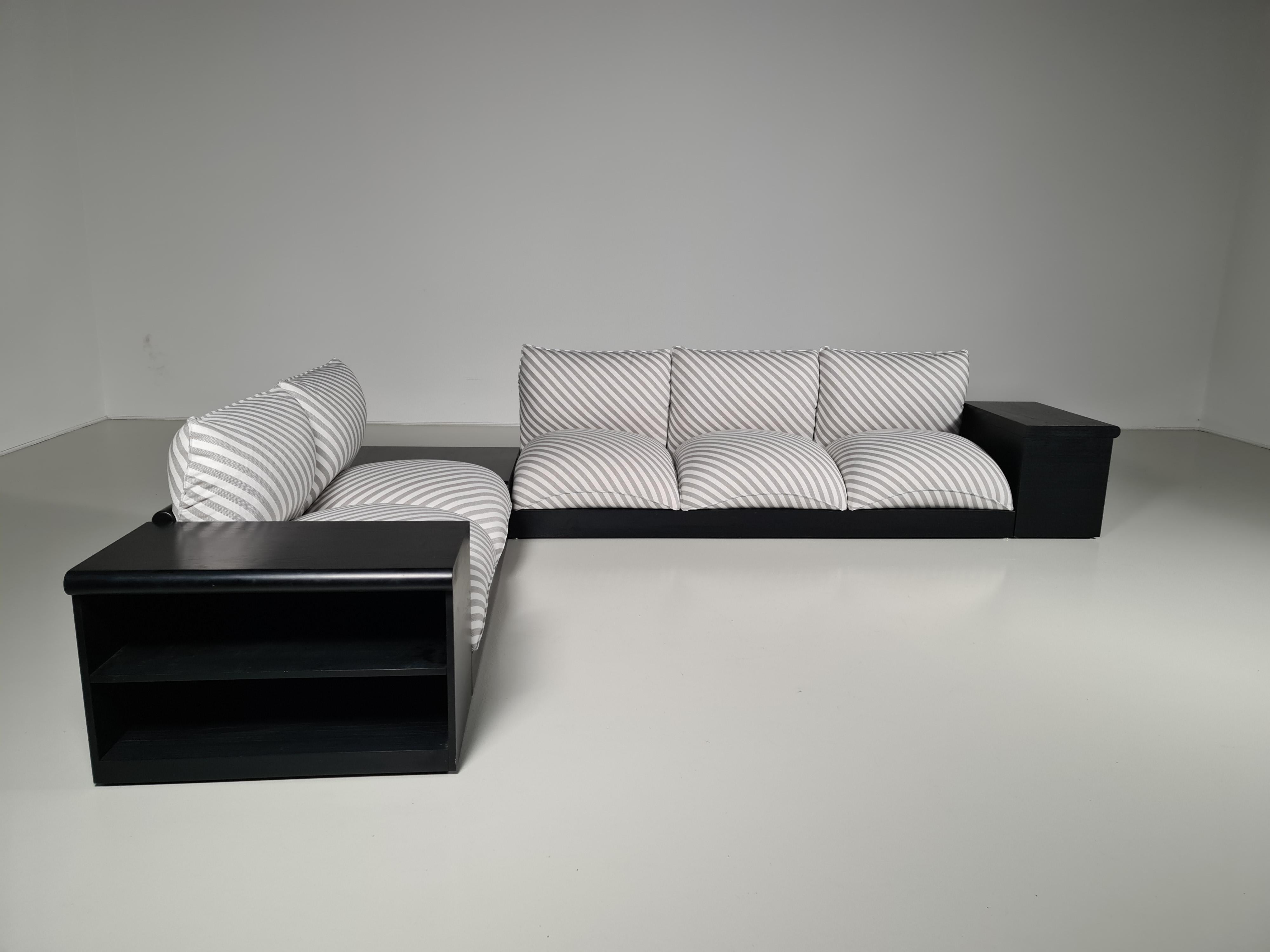 Carlo Bartoli Down (Blob) sofa set, 1970s, Italy.

The most amazing seating set in excellent original condition. Reupholstered in a fantastic striped grey and white fabric. The base is made from black wood. The seats are firm and are filled with