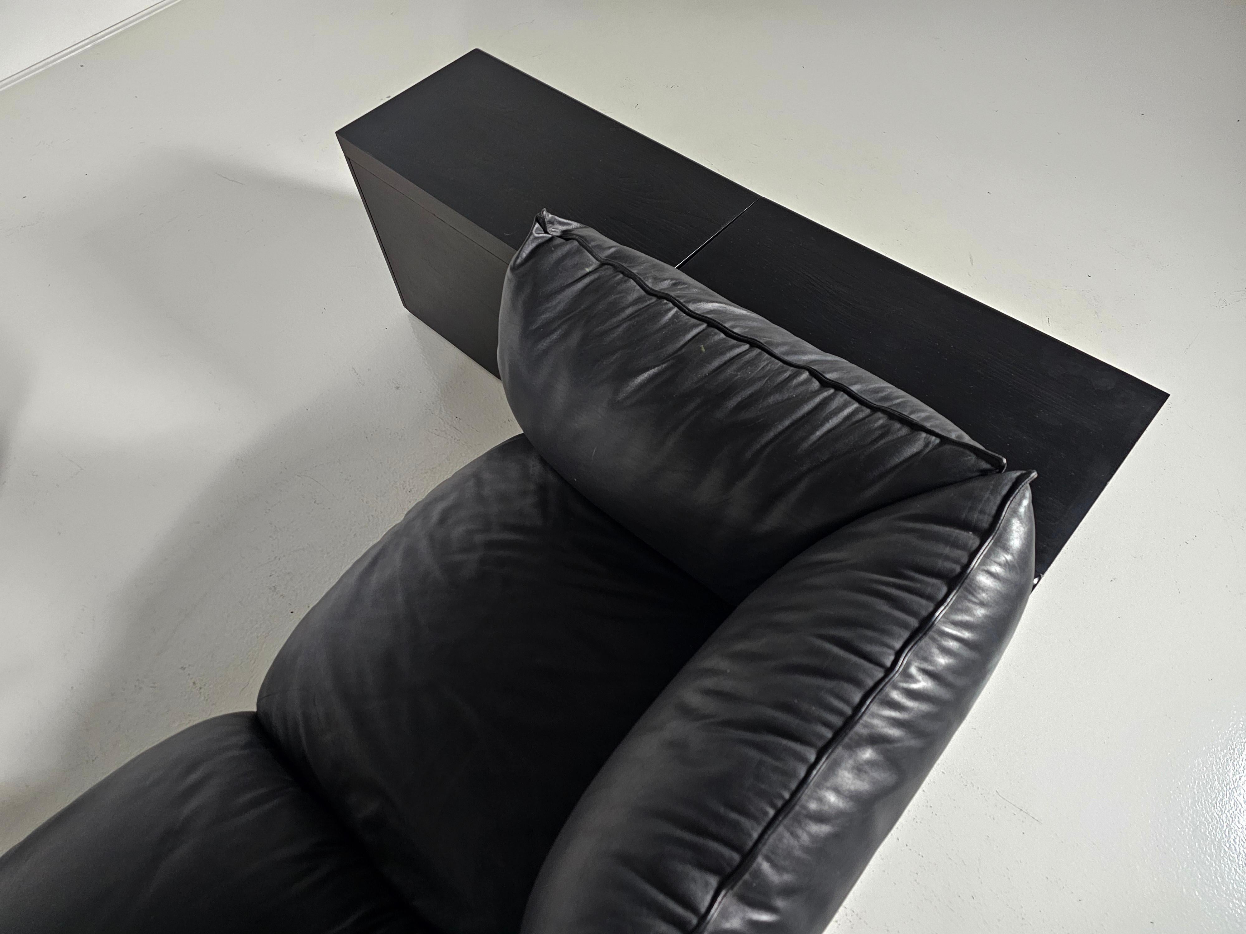 Canapé 'Downs' en cuir noir  par Carlo Bartoli pour Rossi di Albizzate, 1970 en vente 8