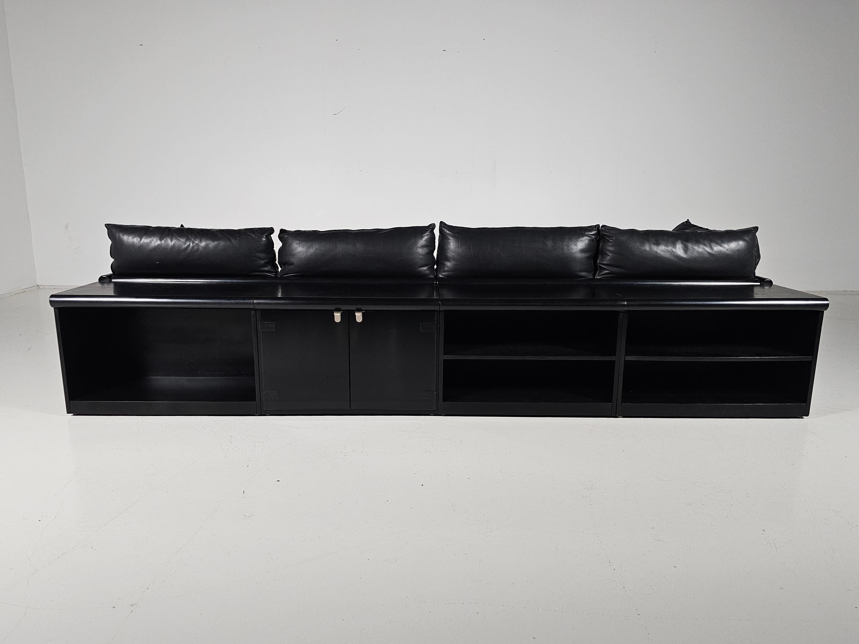 Canapé 'Downs' en cuir noir  par Carlo Bartoli pour Rossi di Albizzate, 1970 en vente 13