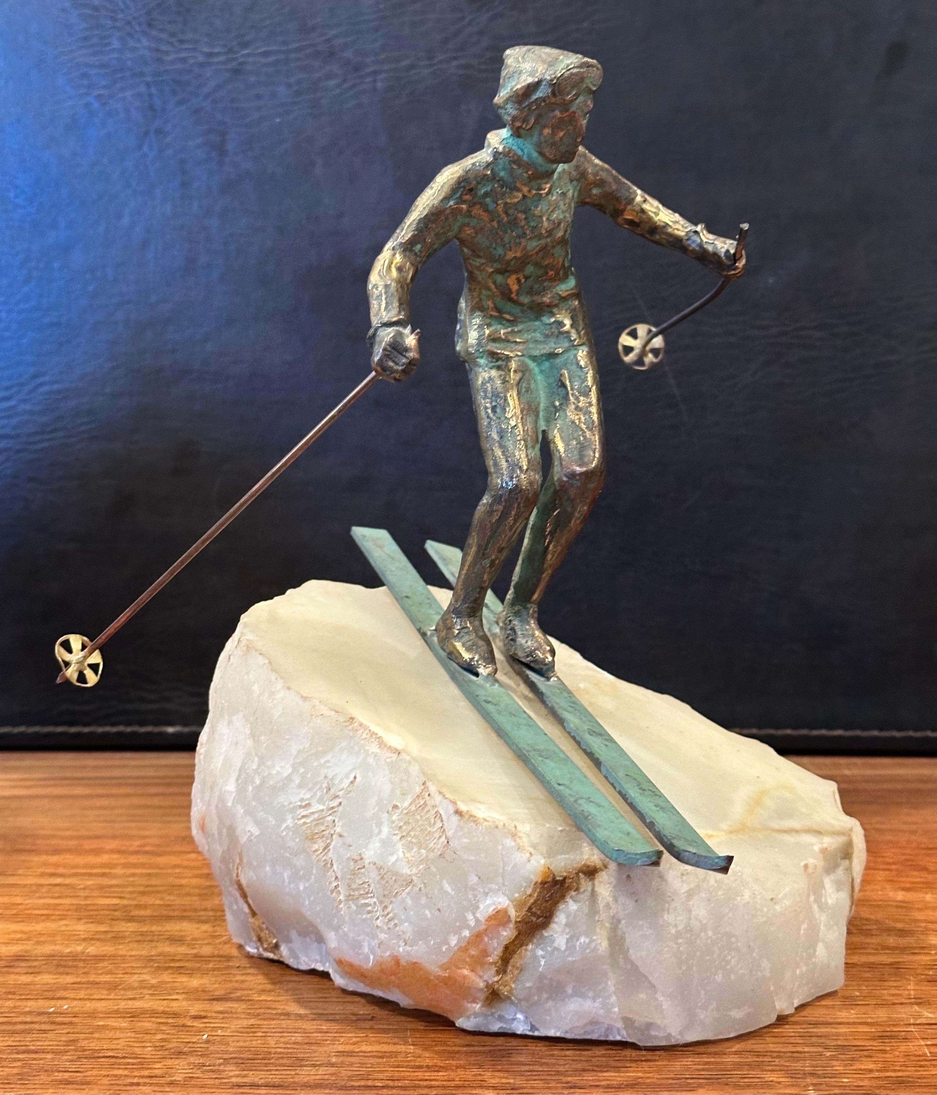Downhill Skier-Bronze-Skulptur auf Onyxsockel von C. Jere im Angebot 1