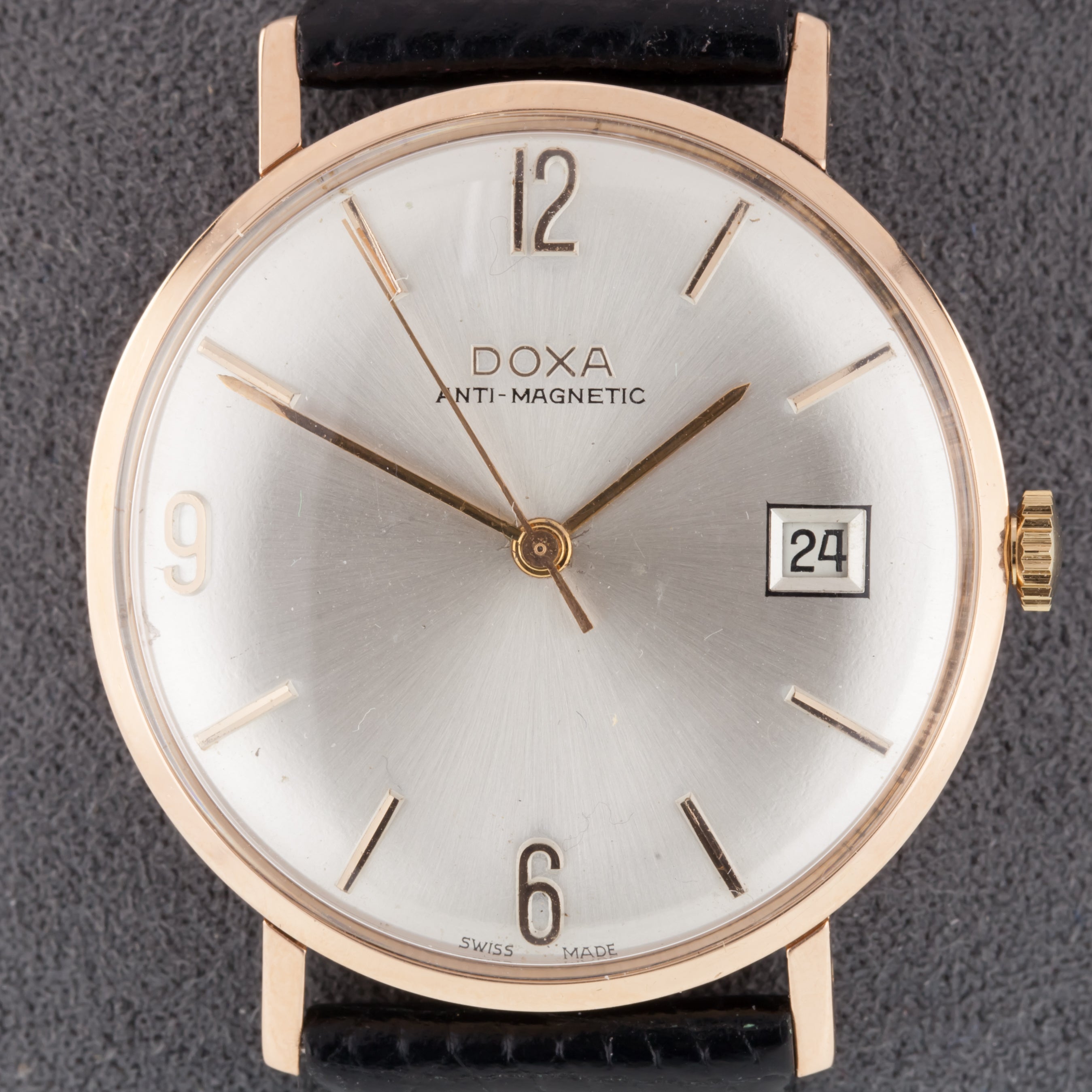 Doxa 14k Rose Gold Hand-Winding Anti-Magnetic Watch w/ Date Movement #111
Movement #111

Case #1176514-1363103
14k Rose Gold Case
35 mm in Diameter (36 mm w/ Crown)
Lug-to-Lug Distance = 40 mm
Lug-to-Lug Width = 18 mm
Thickness = 8 mm

Champagne