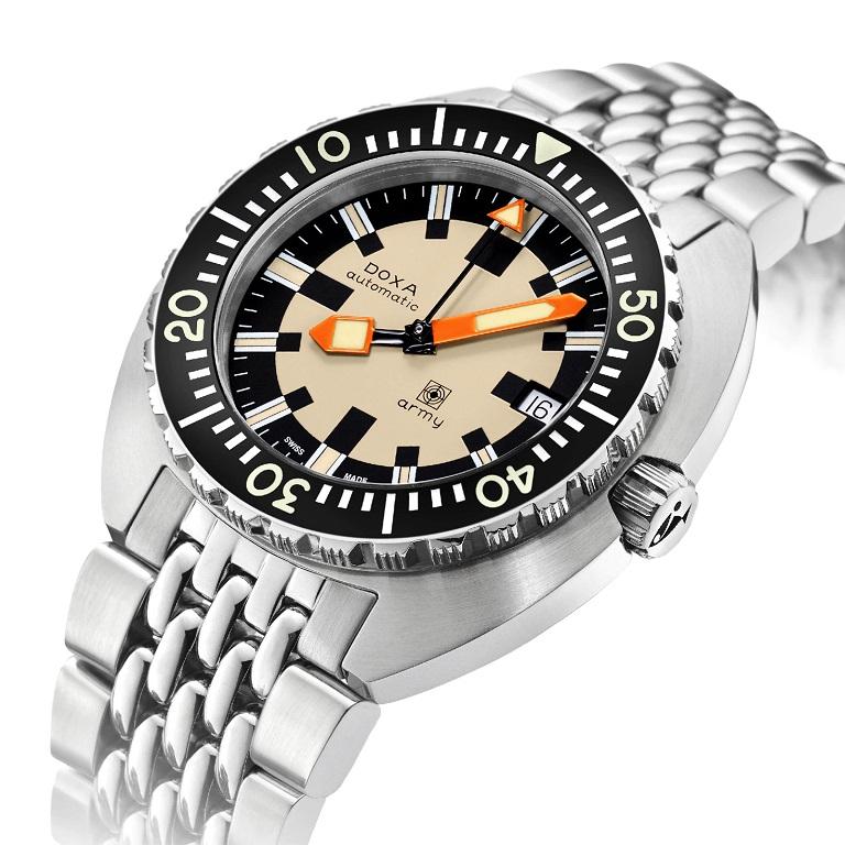 The DOXA Army follows through on the design aesthetic of the original, adding a subtle touch of modernity and performance in tune with today. The 42.50-millimeter case of the DOXA Army, machined from a block of 316L stainless steel, is topped with a