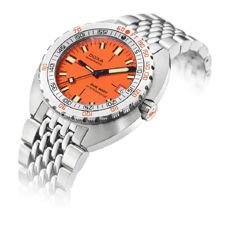 In 1968, DOXA launched the SUB 300T Conquistador, the first general public diver's watch equipped with a helium release valve. 50 years later, the new SUB 300T presented in September 2019 pays tribute to the groundbreaking original.

This 3-hand