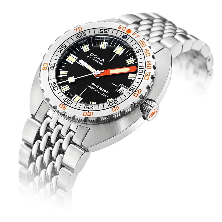 In 1969, DOXA launched the SUB 300T Conquistador, the first general public diver's watch equipped with a helium release valve. 50 years later, the new SUB 300T presented in September 2019 pays tribute to the groundbreaking original.

This 3-hand