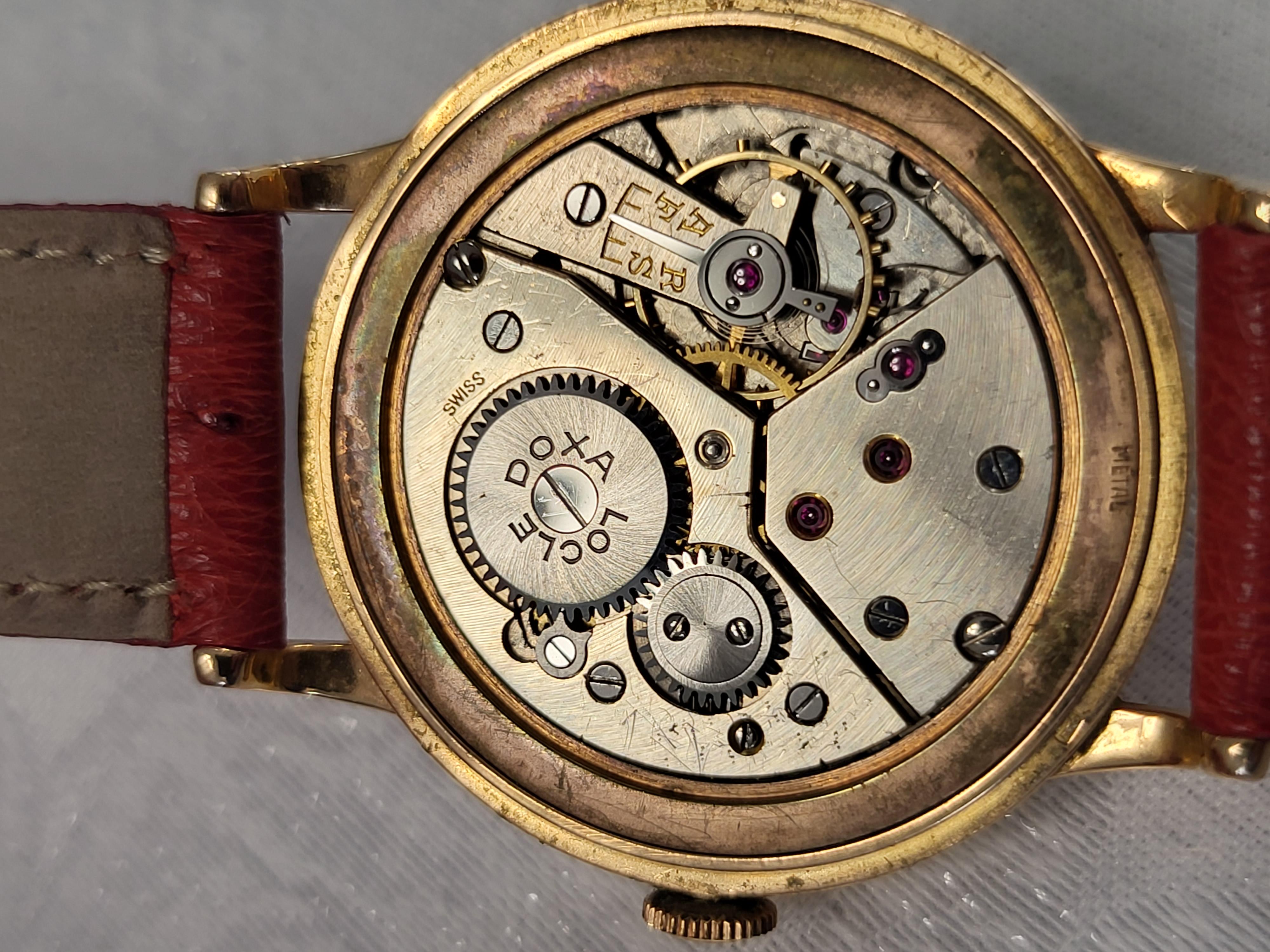 Doxa Triple Kalender Mondphase Armbanduhr, 18kt Gelbgold Gehäuse Anti Magnetic im Angebot 10