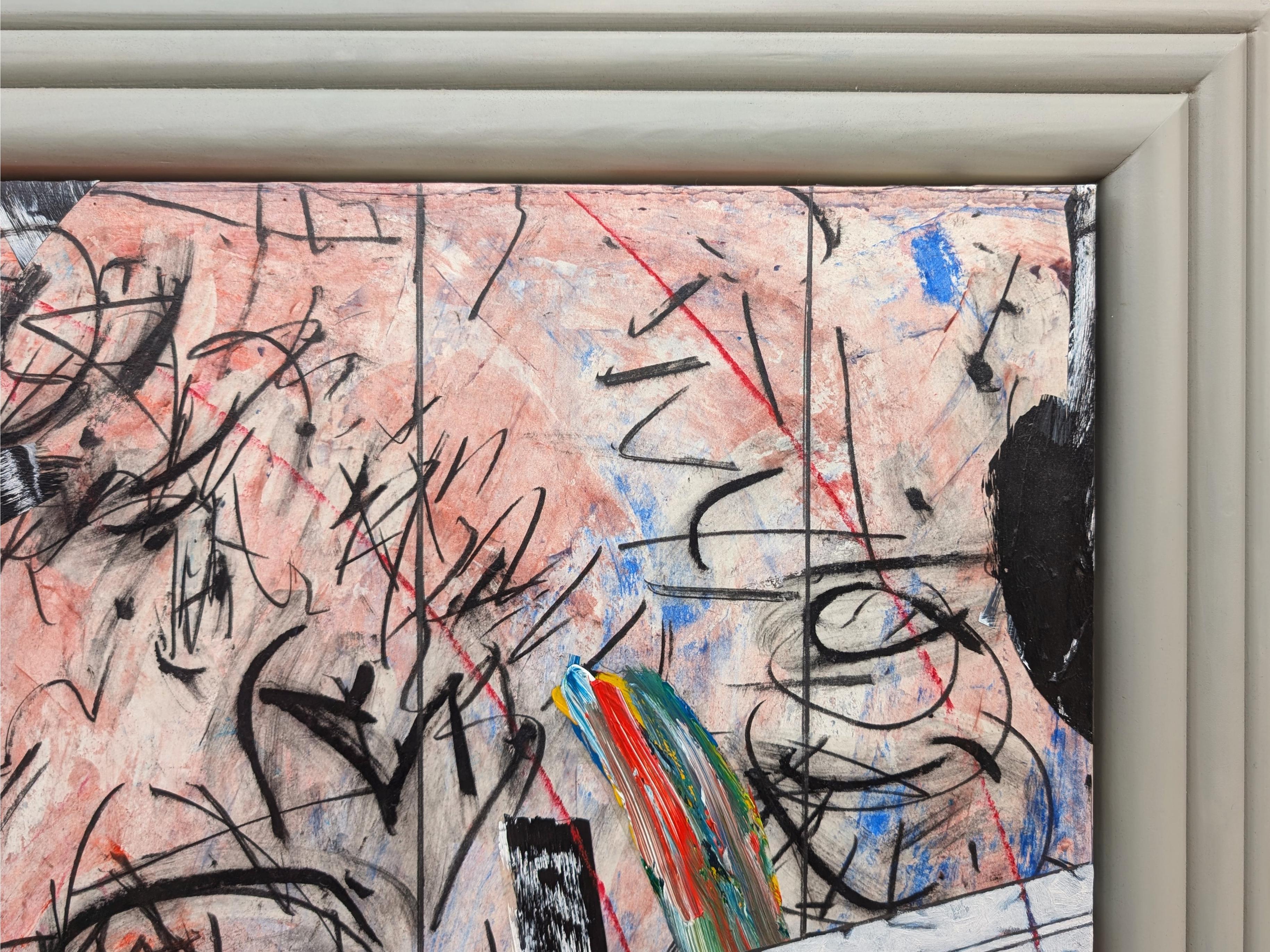 Pintura abstracta expresionista moderna de tonos cálidos del artista contemporáneo Doyle Gertjejansen. La obra presenta una vista abstracta y surrealista de un cuadro colgado en una pared, superpuesta con expresivos trazos negros. Firmado y fechado