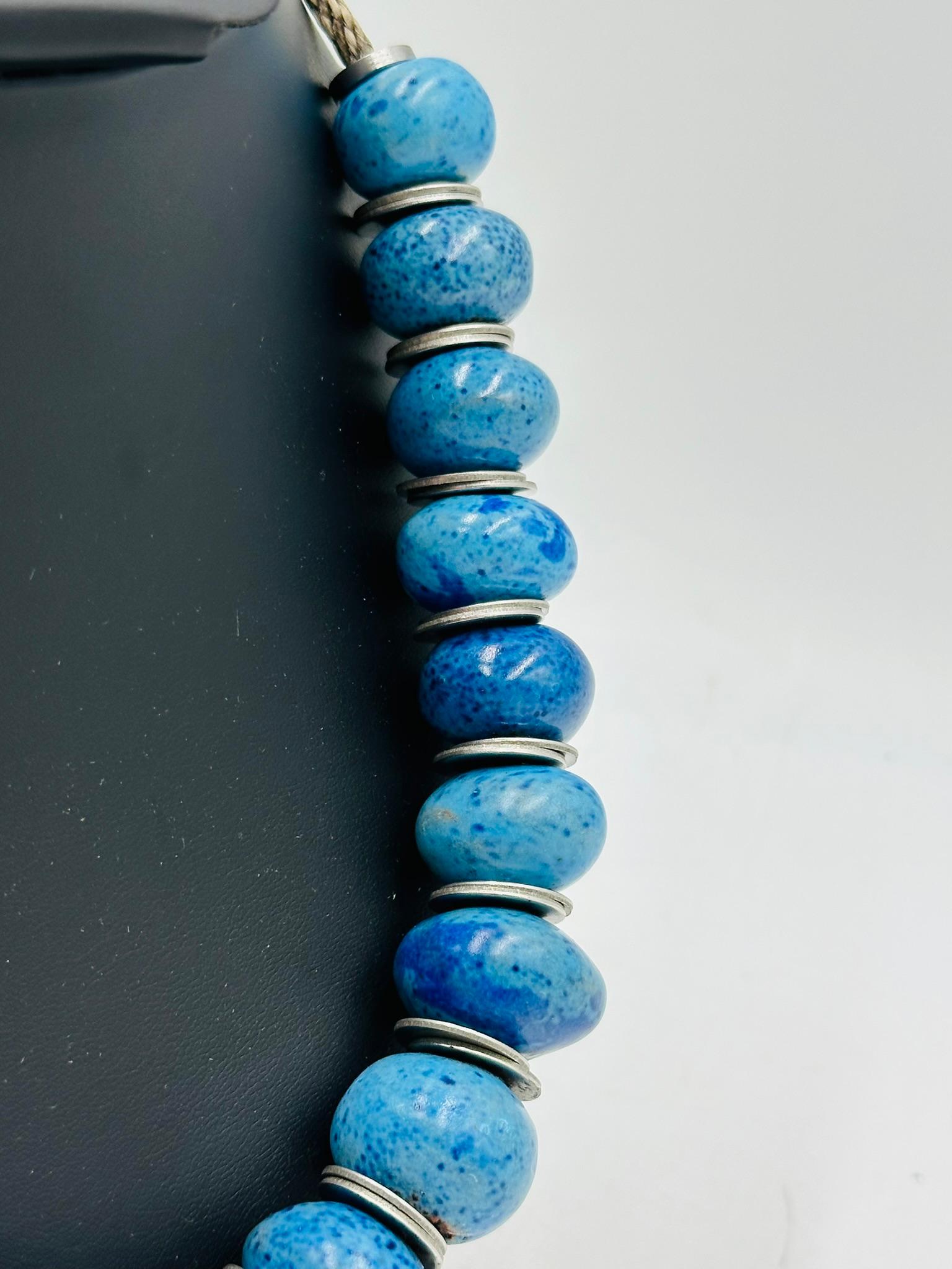 Doyle Lane (1925-2002) Multiperlenkette Blaue Keramikperlen. Original-Keramik im Angebot 11