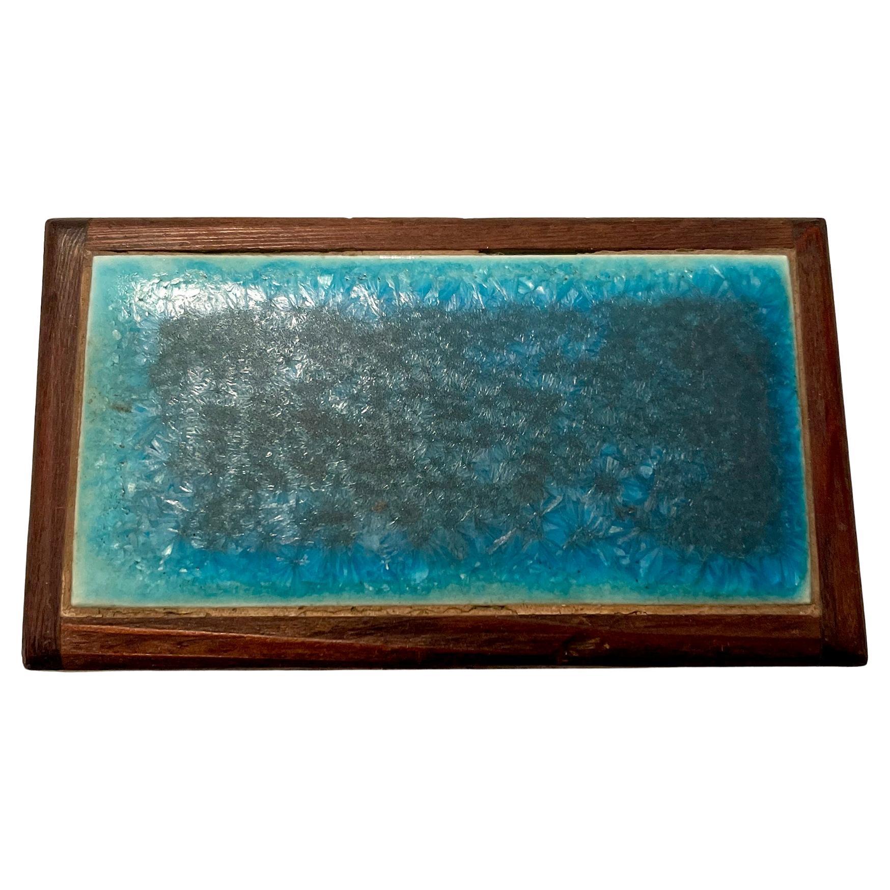 Doyle Lane Blue Craquelure Tile Set in Hand Made Rosewood Box (Ensemble de carreaux en craquelure bleue dans un coffret en bois de rose fait à la main)  en vente