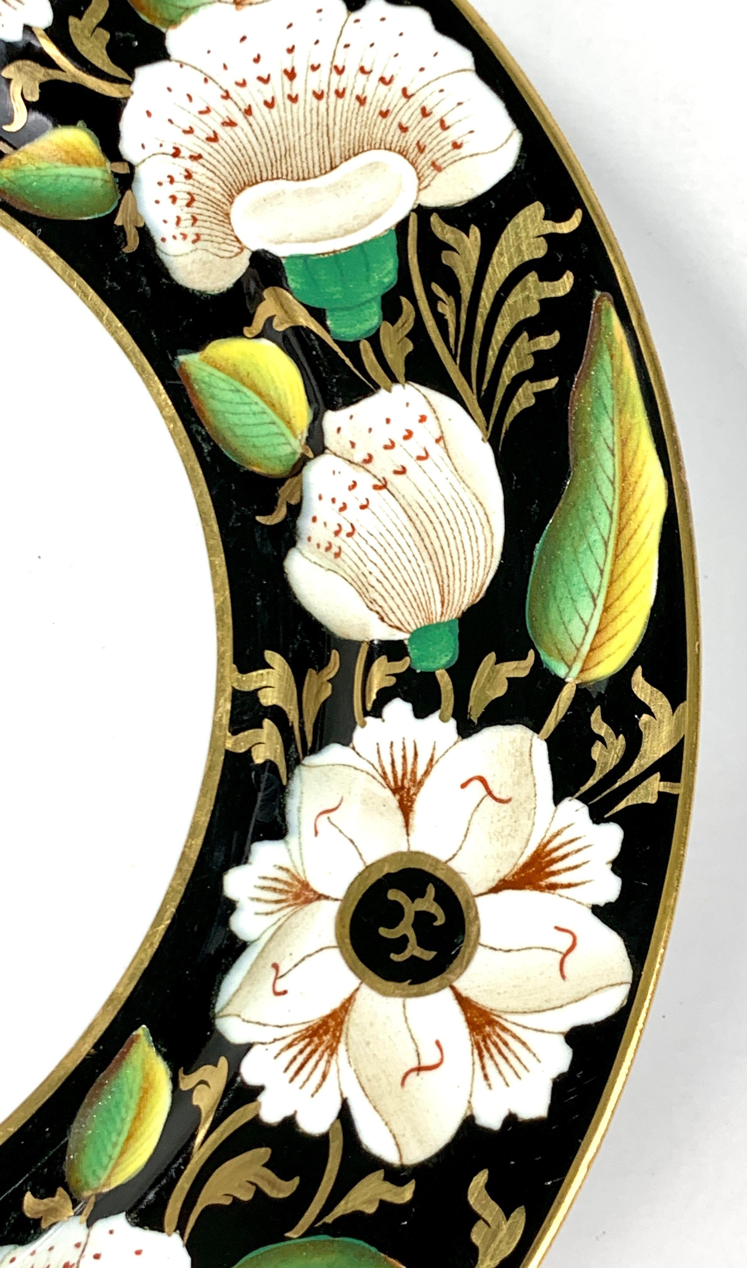 XIXe siècle Douzaine de grandes assiettes plates en pierre de fer Masons Ashworth, Angleterre, vers 1870