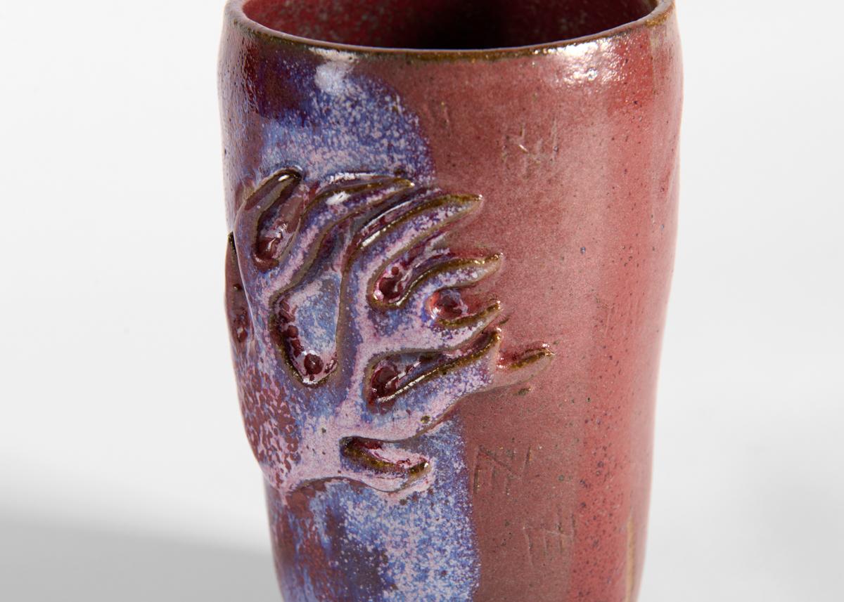 Dozer (geb. Jeremy Priola), Zerrissene, glasierte Keramikvase, Vereinigte Staaten, 2022 (Glasiert) im Angebot