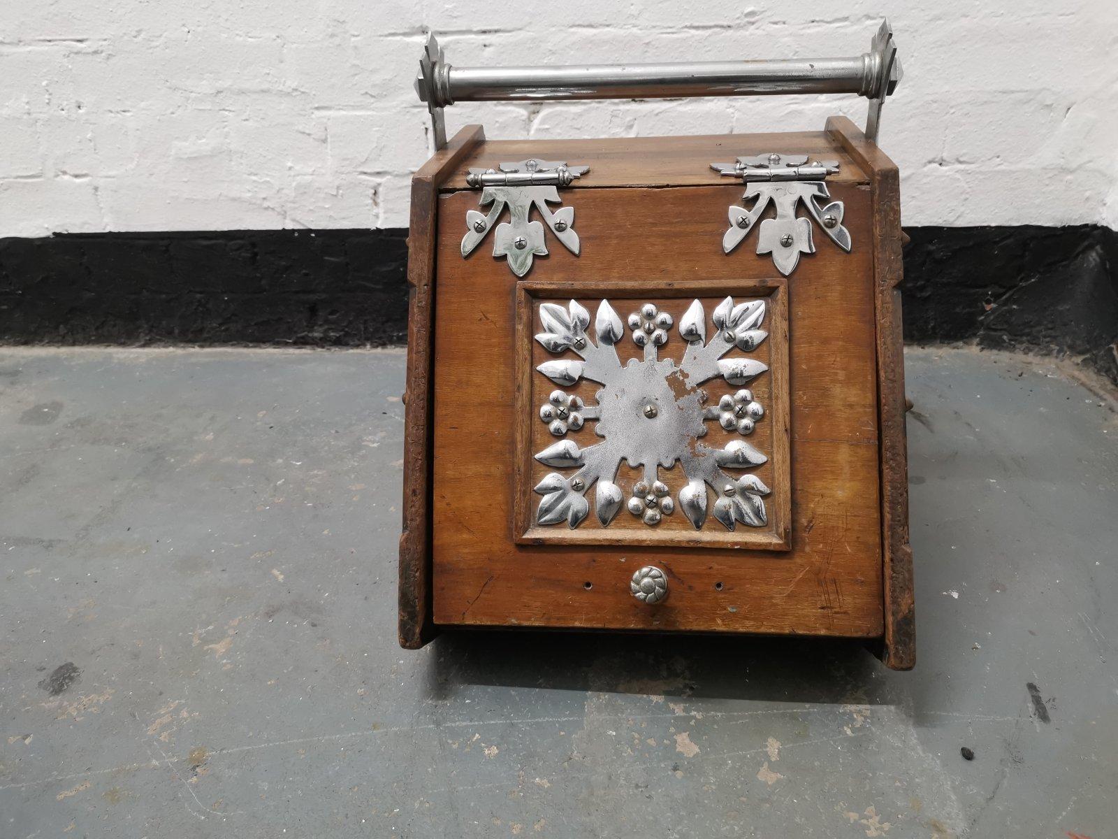 Dr C Dresser Attri, Aesthetic Movement Walnut Coal Scuttle with Stylized Mounts In Good Condition For Sale In London, GB