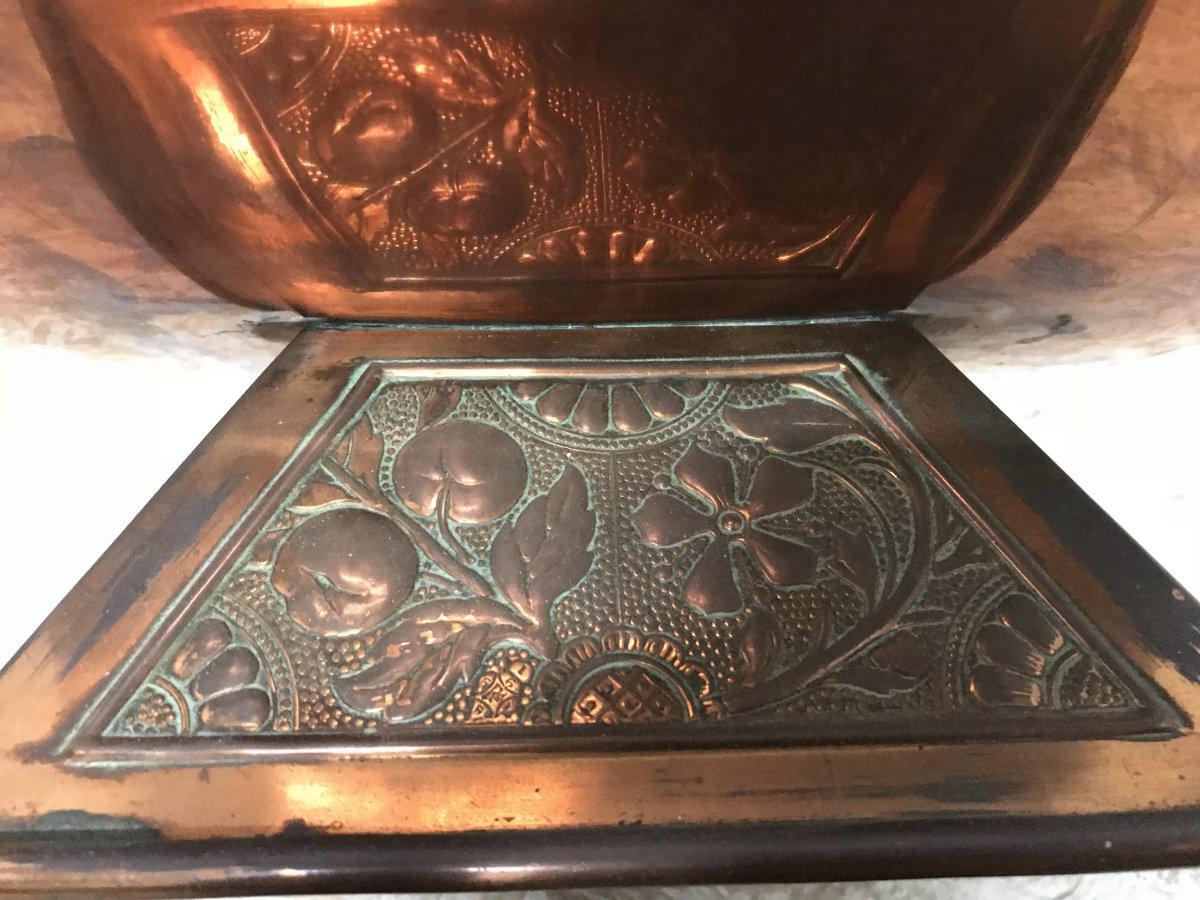 Dr C Dresser, Benham & Froud an Aesthetic Movement Arts & Crafts Copper Coal Box 6