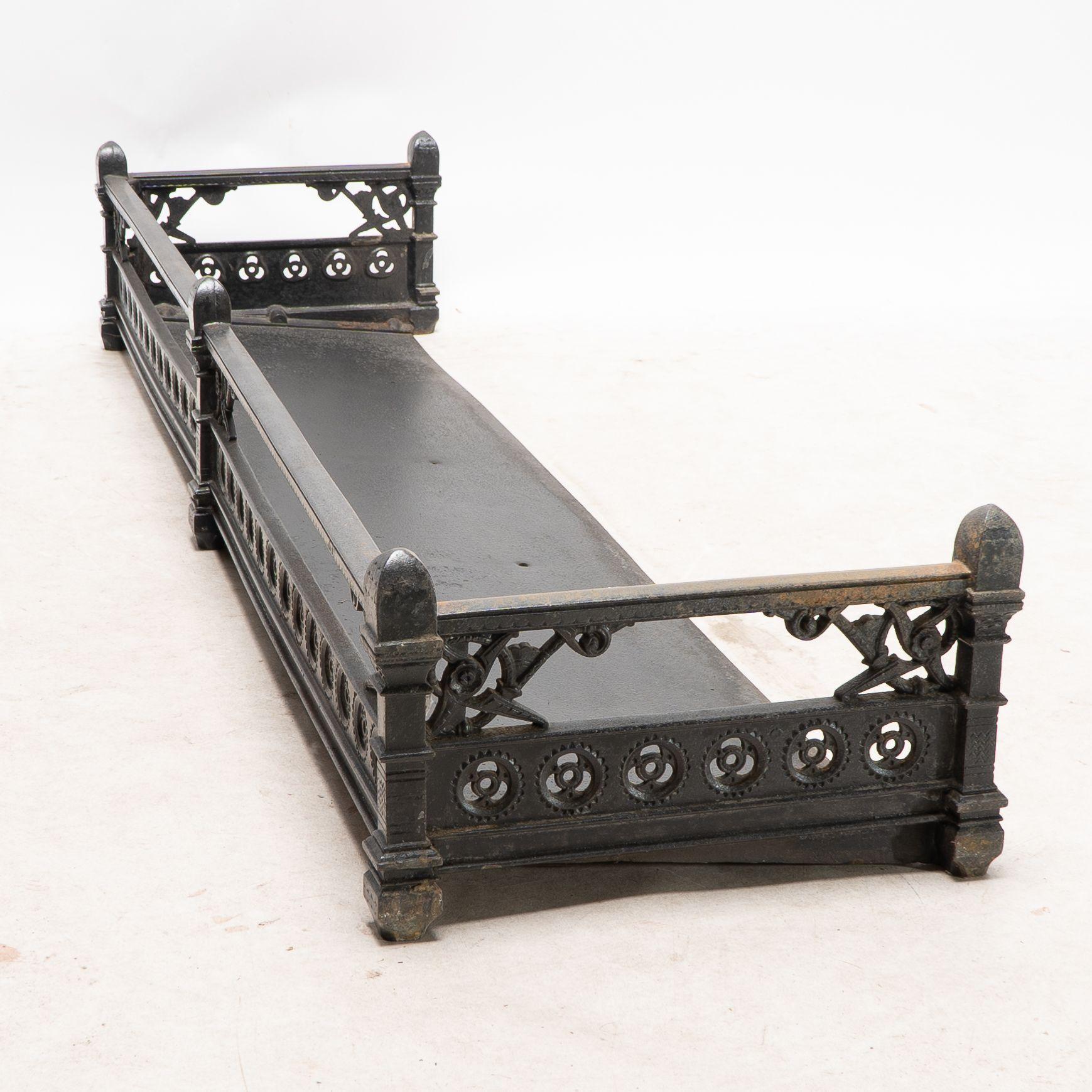 Mouvement esthétique Dr Christopher Dresser pour Coalbrookdale. Une aile en fonte d'Aesthetic Movement en vente