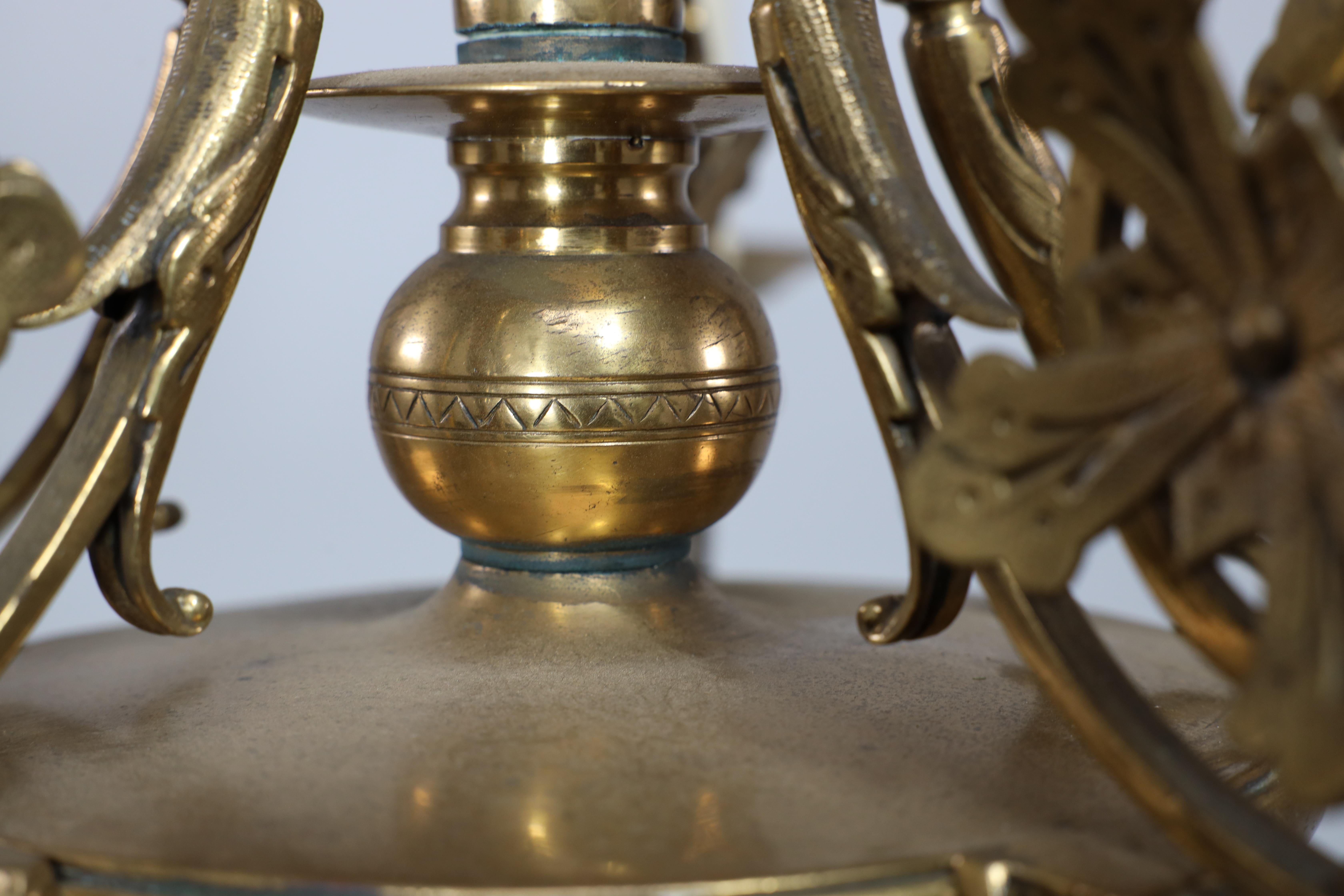 Dr. Christopher Dresser (modo). Lampadario a cinque bracci in ottone dell'Aesthetic Movement in vendita 5