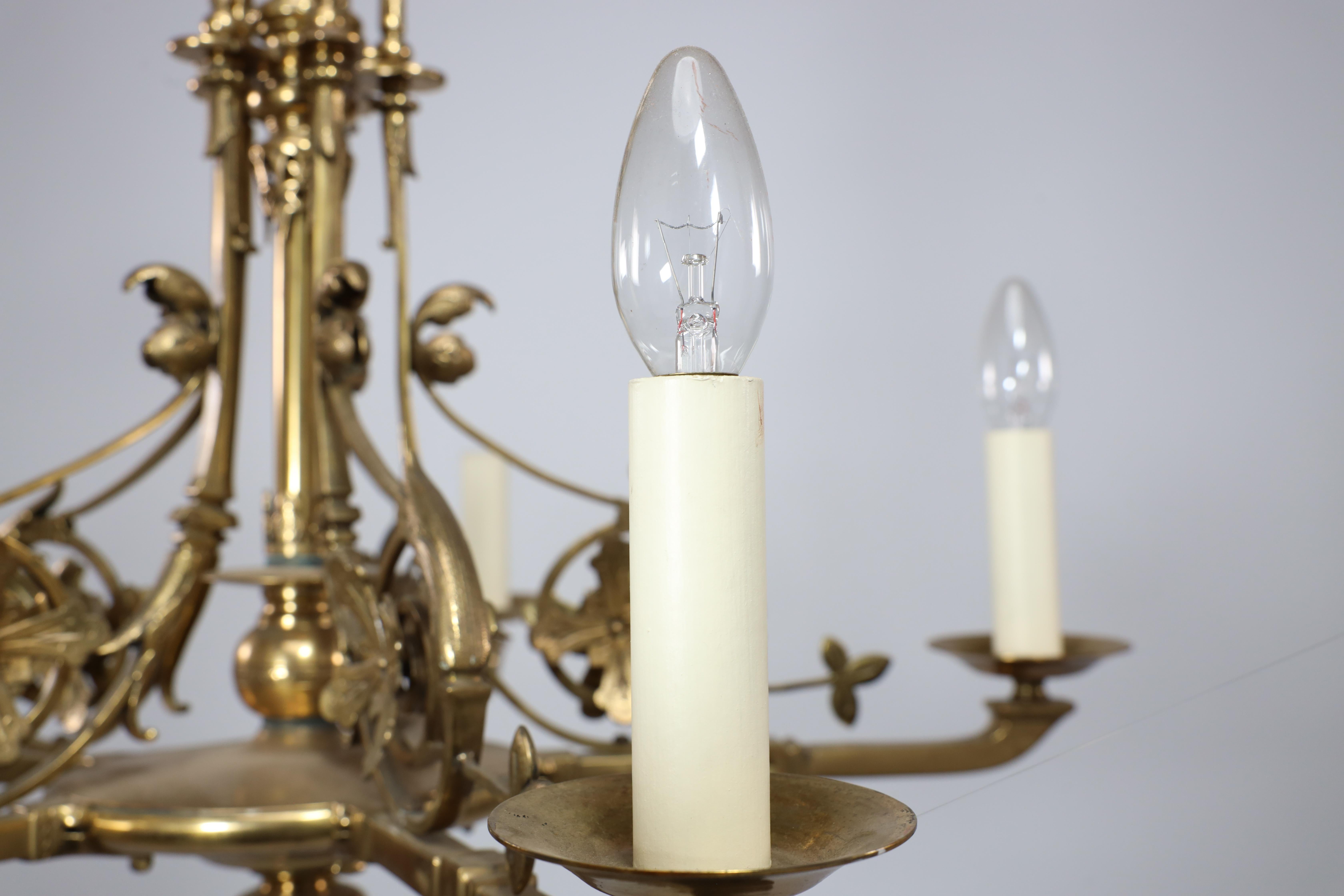 Dr. Christopher Dresser (modo). Lampadario a cinque bracci in ottone dell'Aesthetic Movement in vendita 13