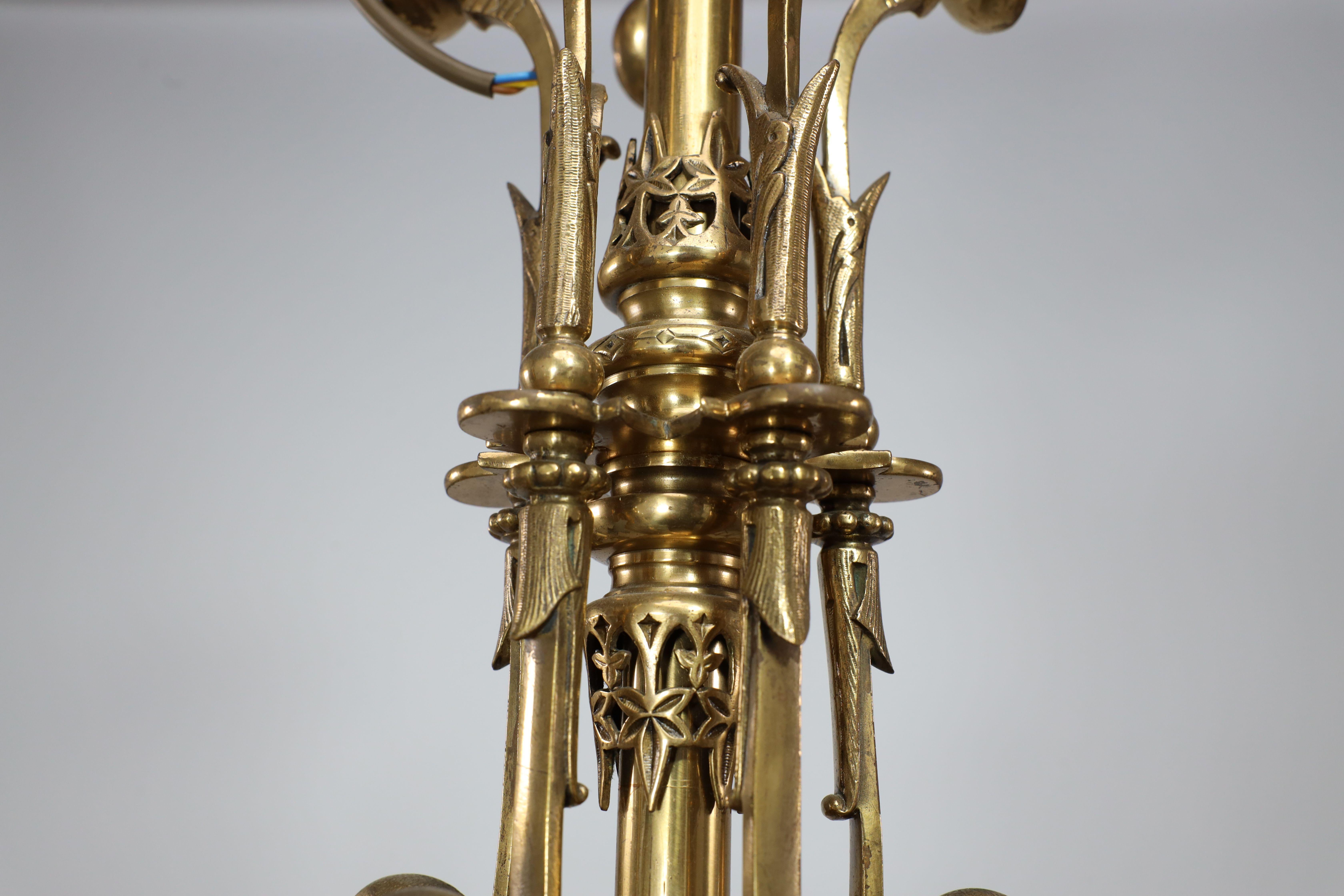 Dr. Christopher Dresser (modo). Lampadario a cinque bracci in ottone dell'Aesthetic Movement in vendita 2