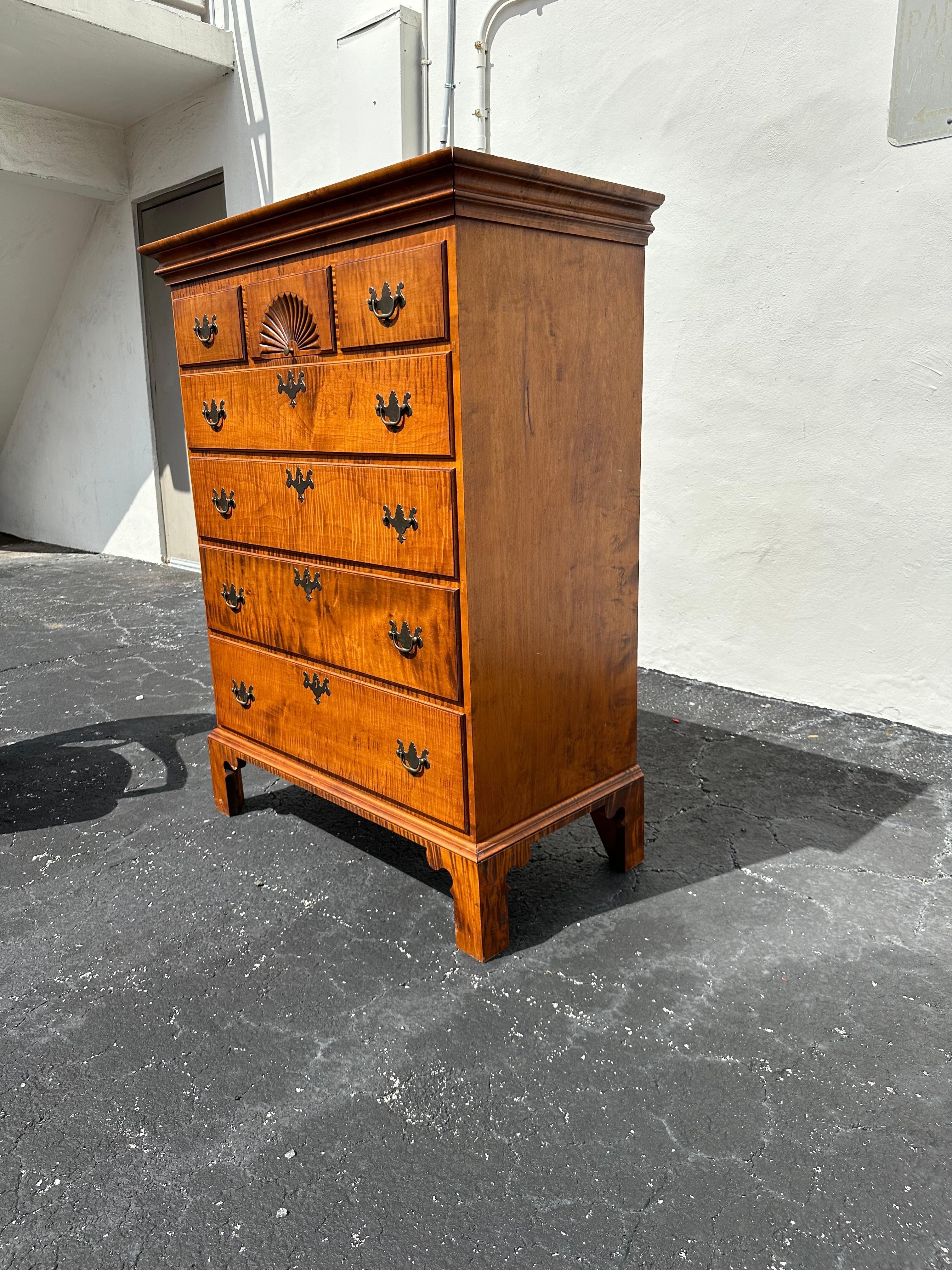 D.R. Dimes Maple Tall chest of drawers In Good Condition In Fort Lauderdale, FL