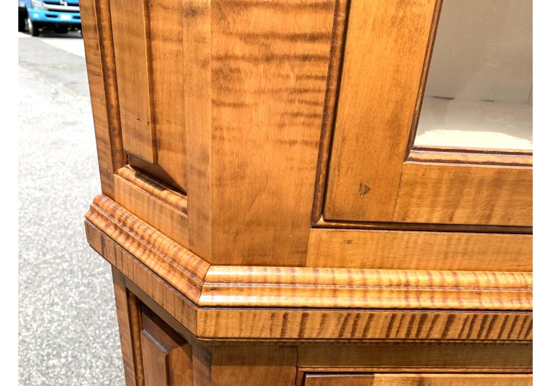 D.R. Dimes Tiger Maple Corner Cabinet In 2 Parts20th In Fair Condition For Sale In Bridgeport, CT