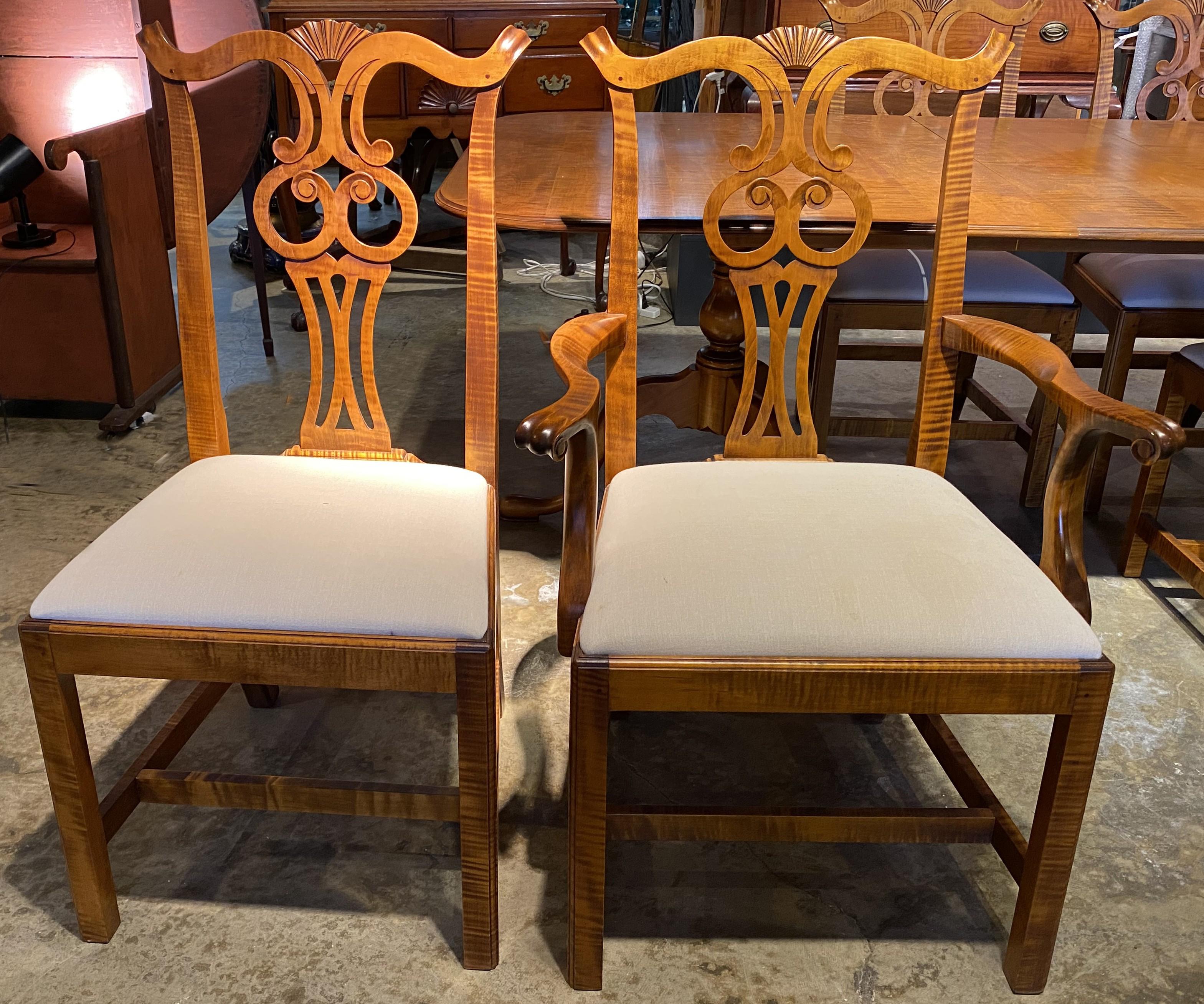 D.R. Table de salle à manger Dimes à double piédestal avec deux feuilles et six chaises en vente 2